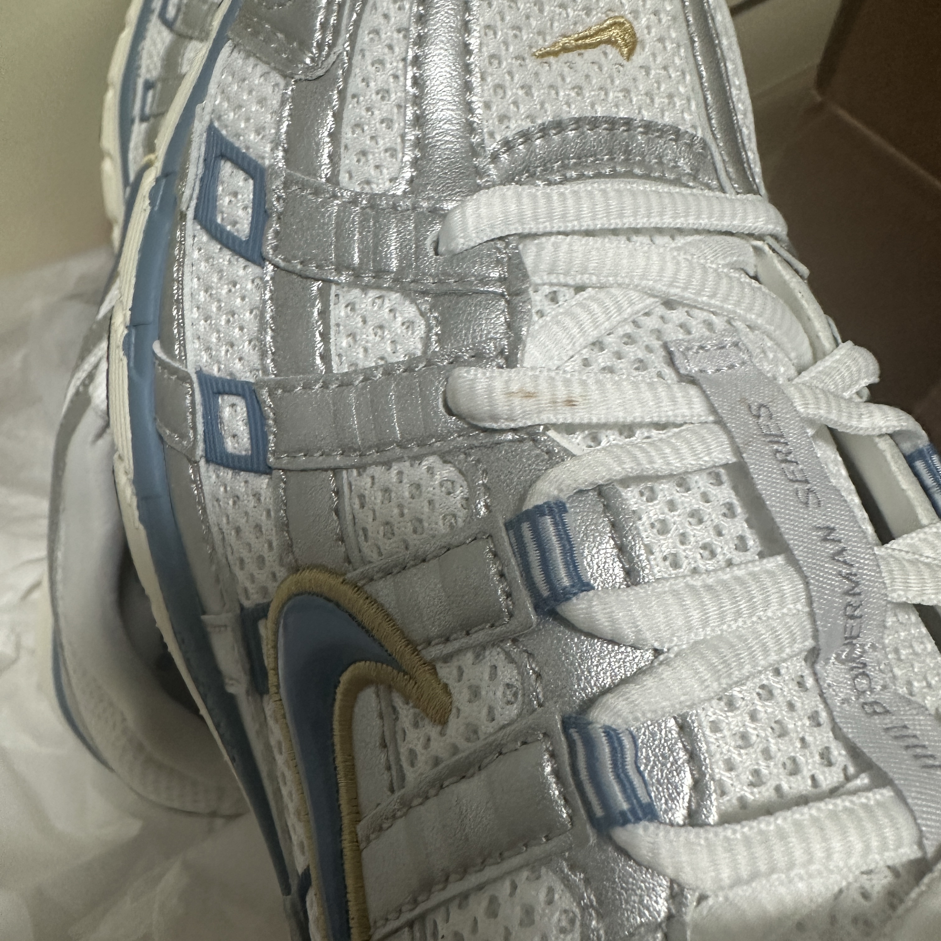 Nike P-6000 White Metallic Silve Pale Ivory Aegean Storm 착용 스타일