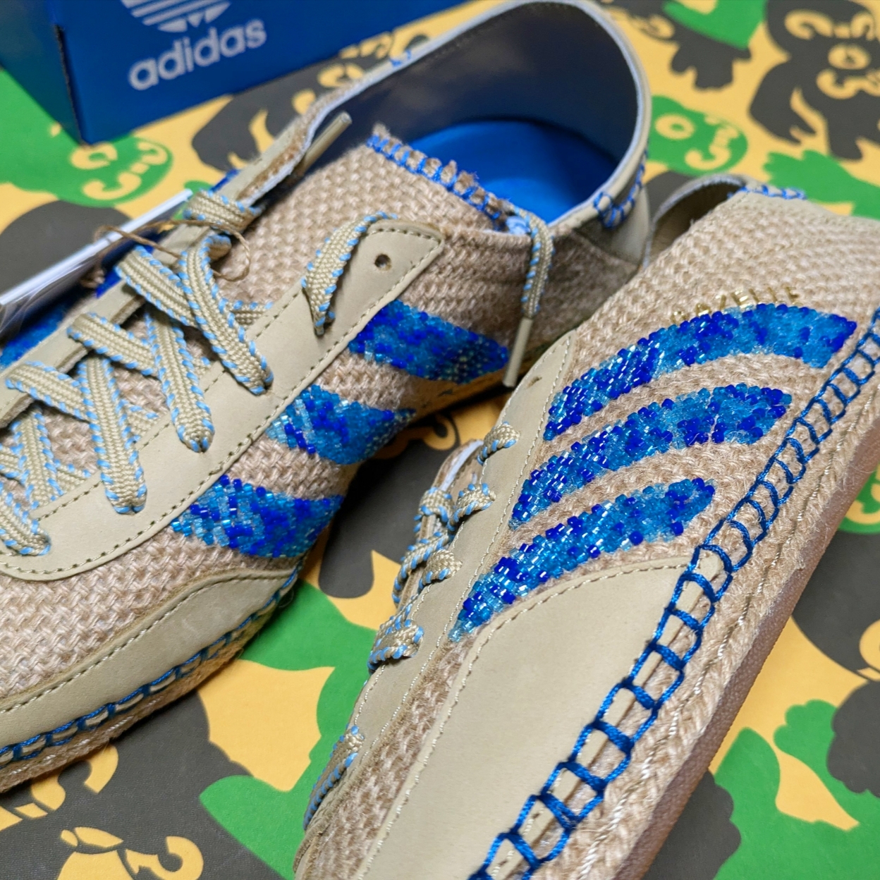 Adidas x Clot Gazelle Linen Khaki Light Blue 착용 스타일 - 2