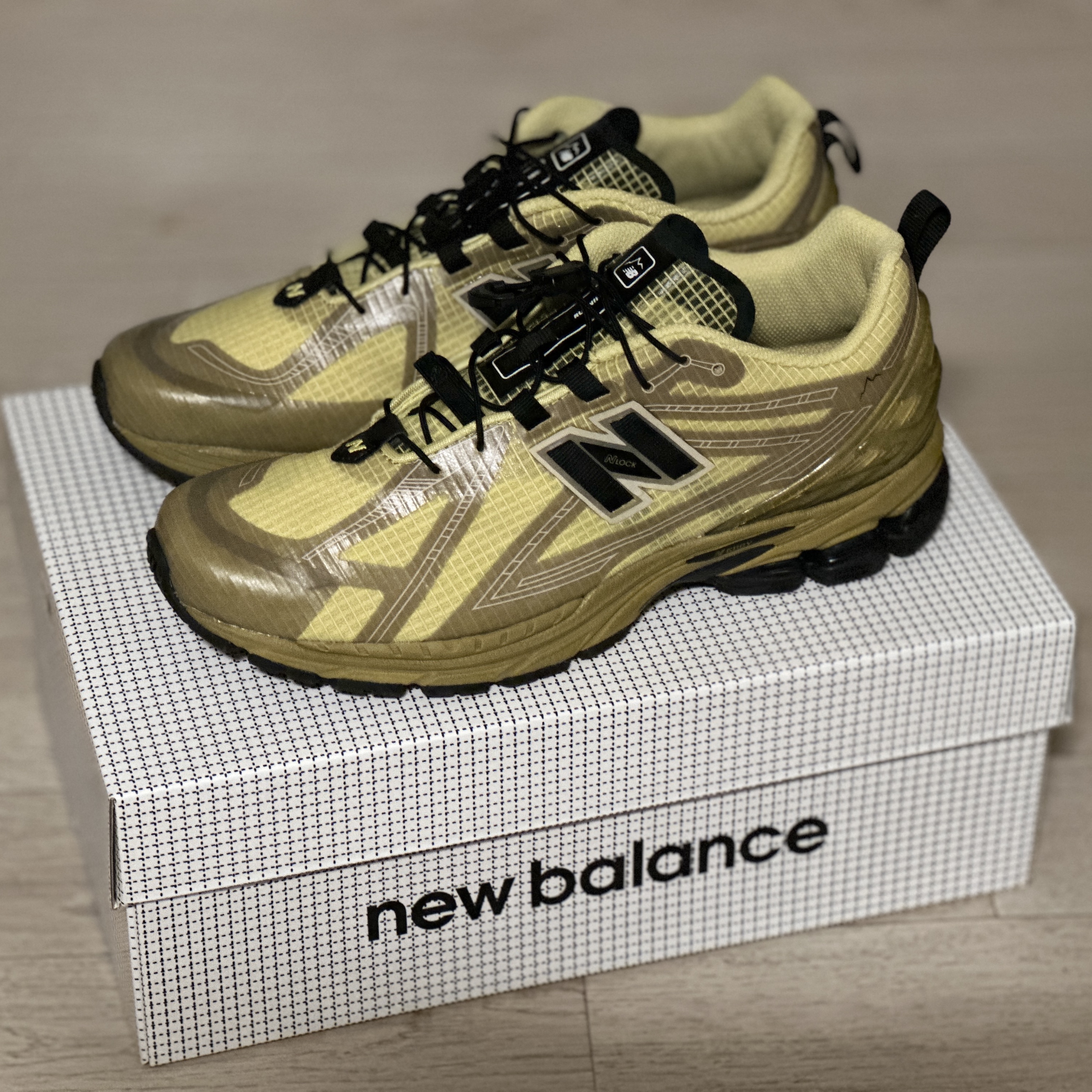 New Balance x Cayl 1906R Yellow 착용 스타일