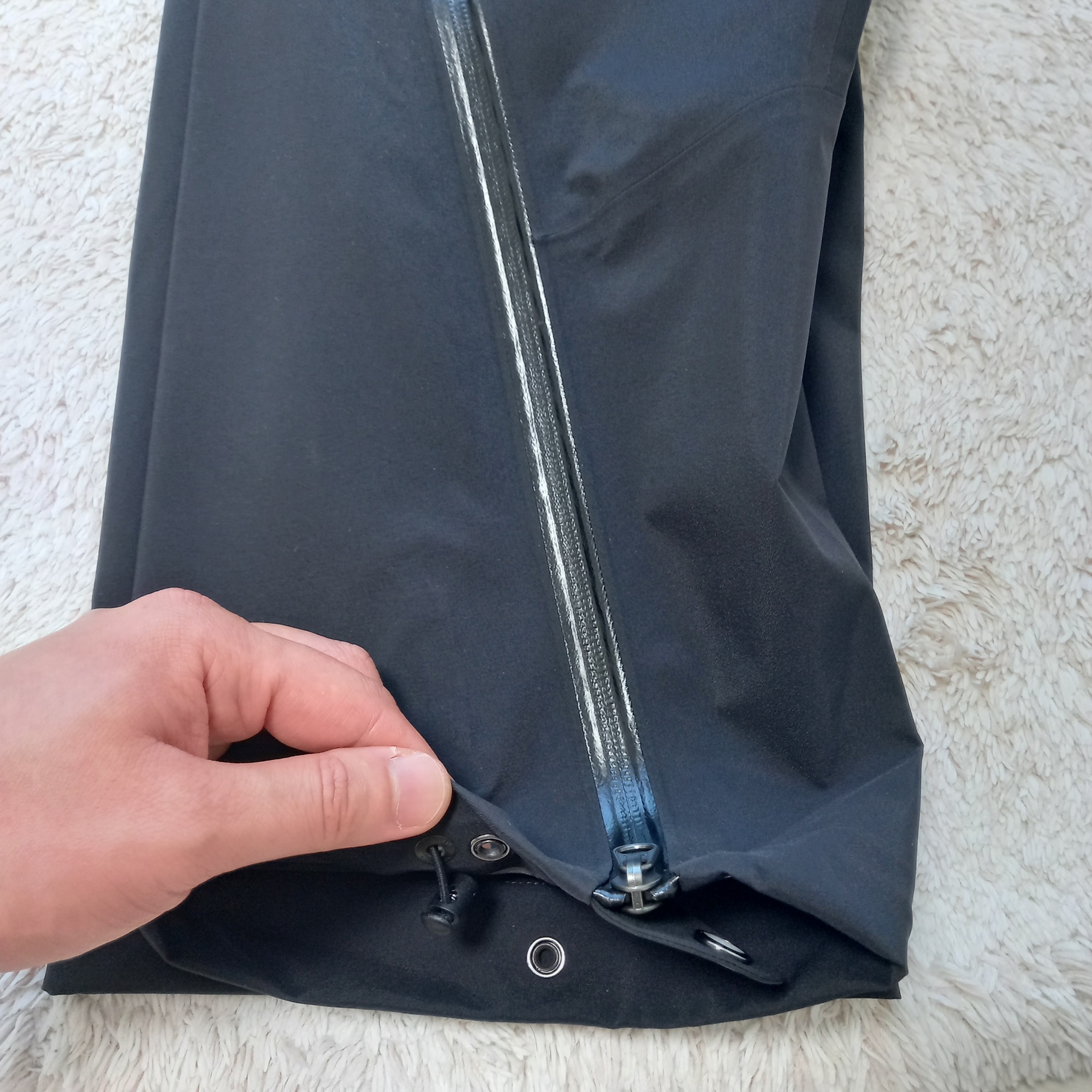 Arc'teryx Beta Pants Black, On Running x Post Archive Faction (Paf) Cloudmonster 2 Black Magnet 착용 스타일 - 5