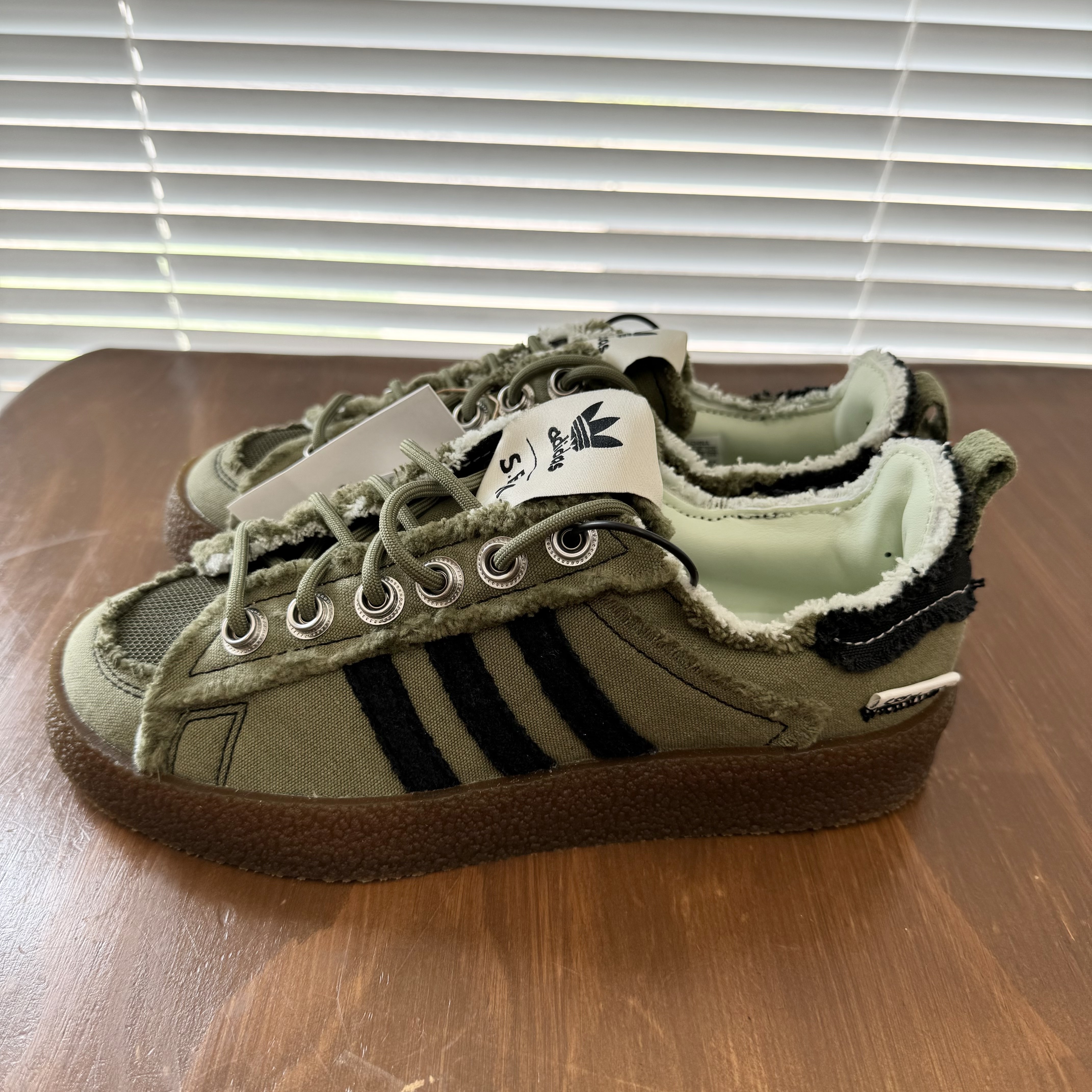 Adidas x Song for the Mute Campus 80s Focus Olive Core Black 착용 스타일 - 1