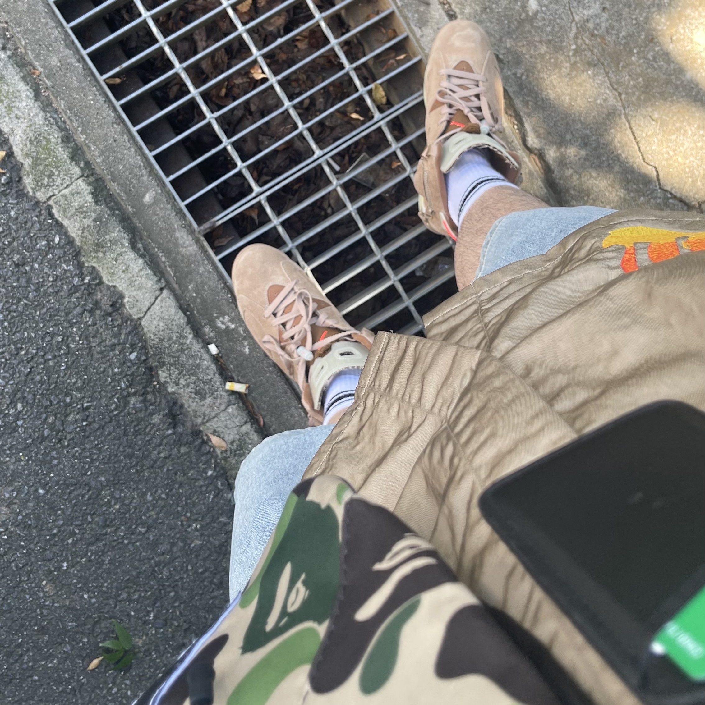 Jordan 6 x Travis Scott Retro SP British Khaki, Jordan 1 Mid SE Diamond 착용 스타일 - 2