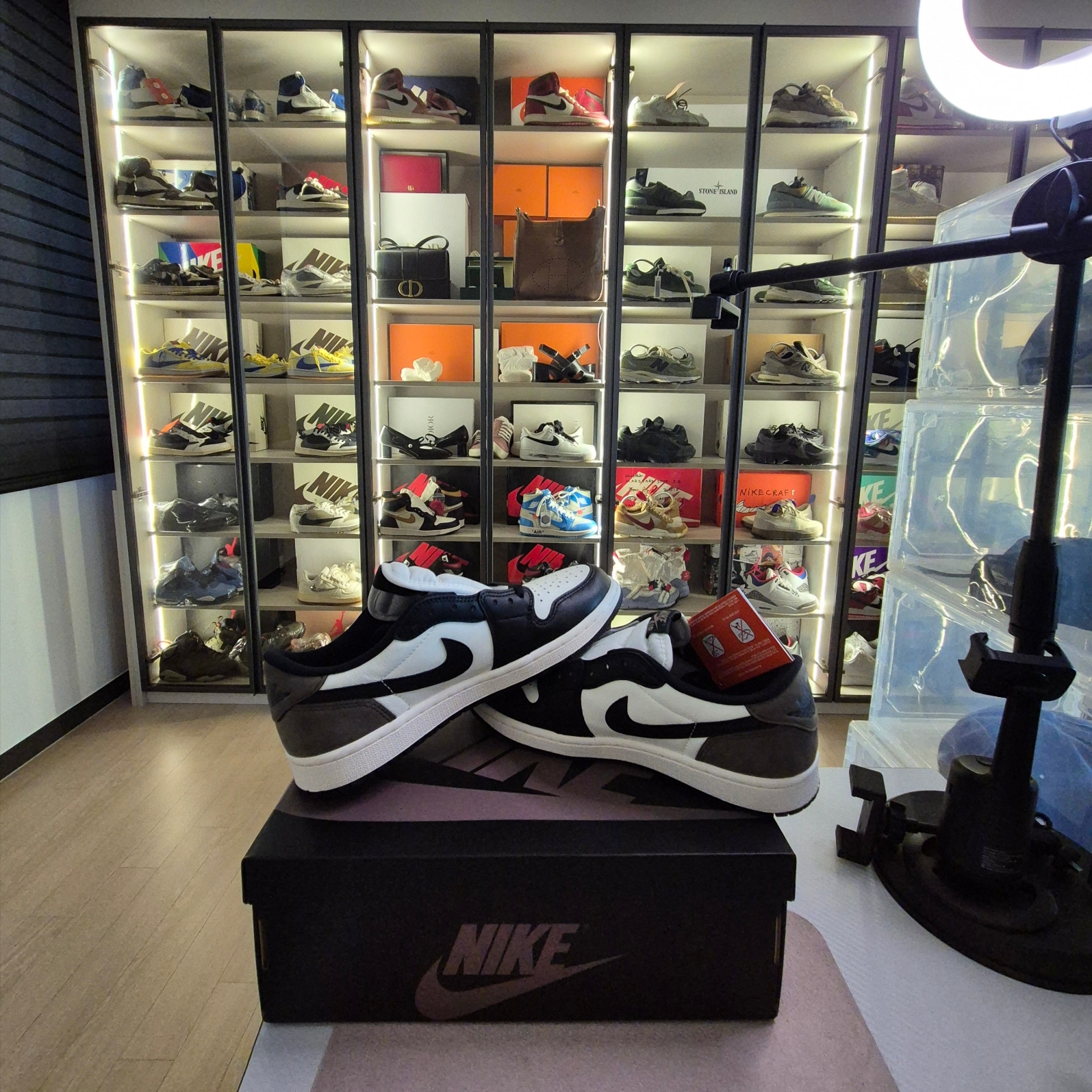 Jordan 1 Retro Low OG Mocha 착용 스타일 - 4
