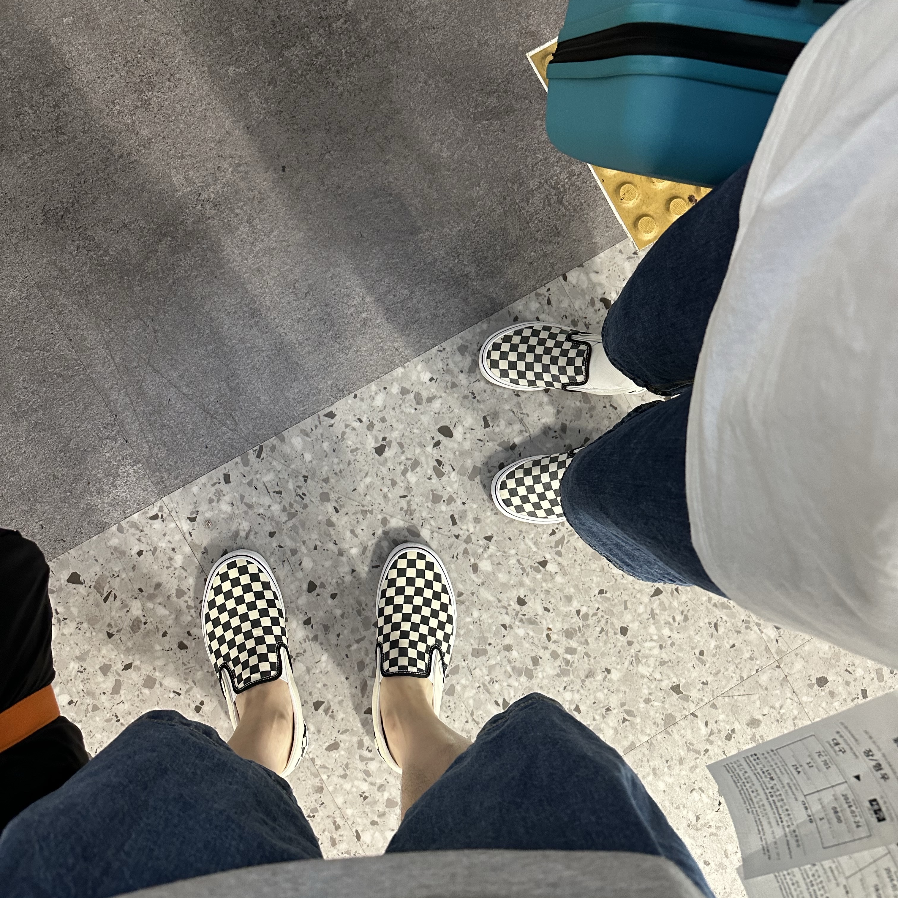 Vans Slip-On Checkerboard 착용 스타일