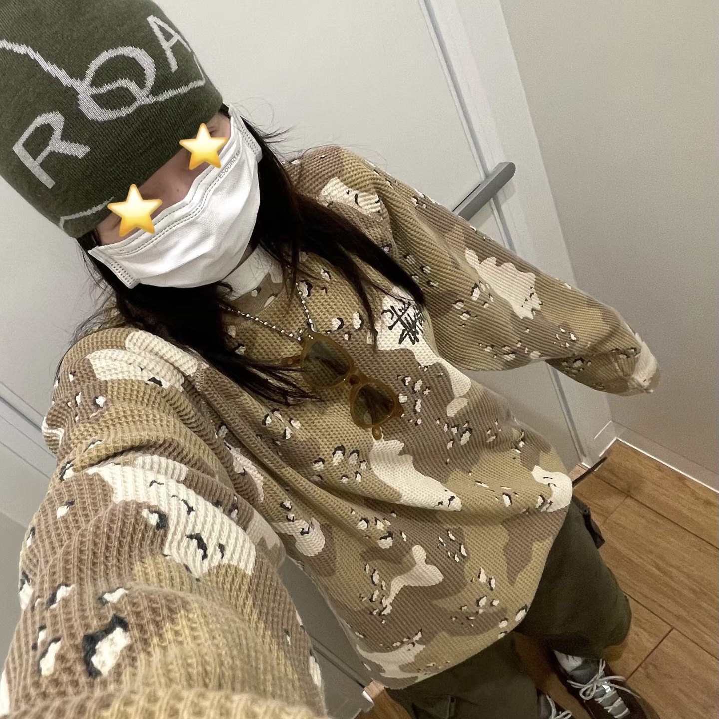 Stussy Raglan Thermal LS Crew Desert Camo 착용 스타일