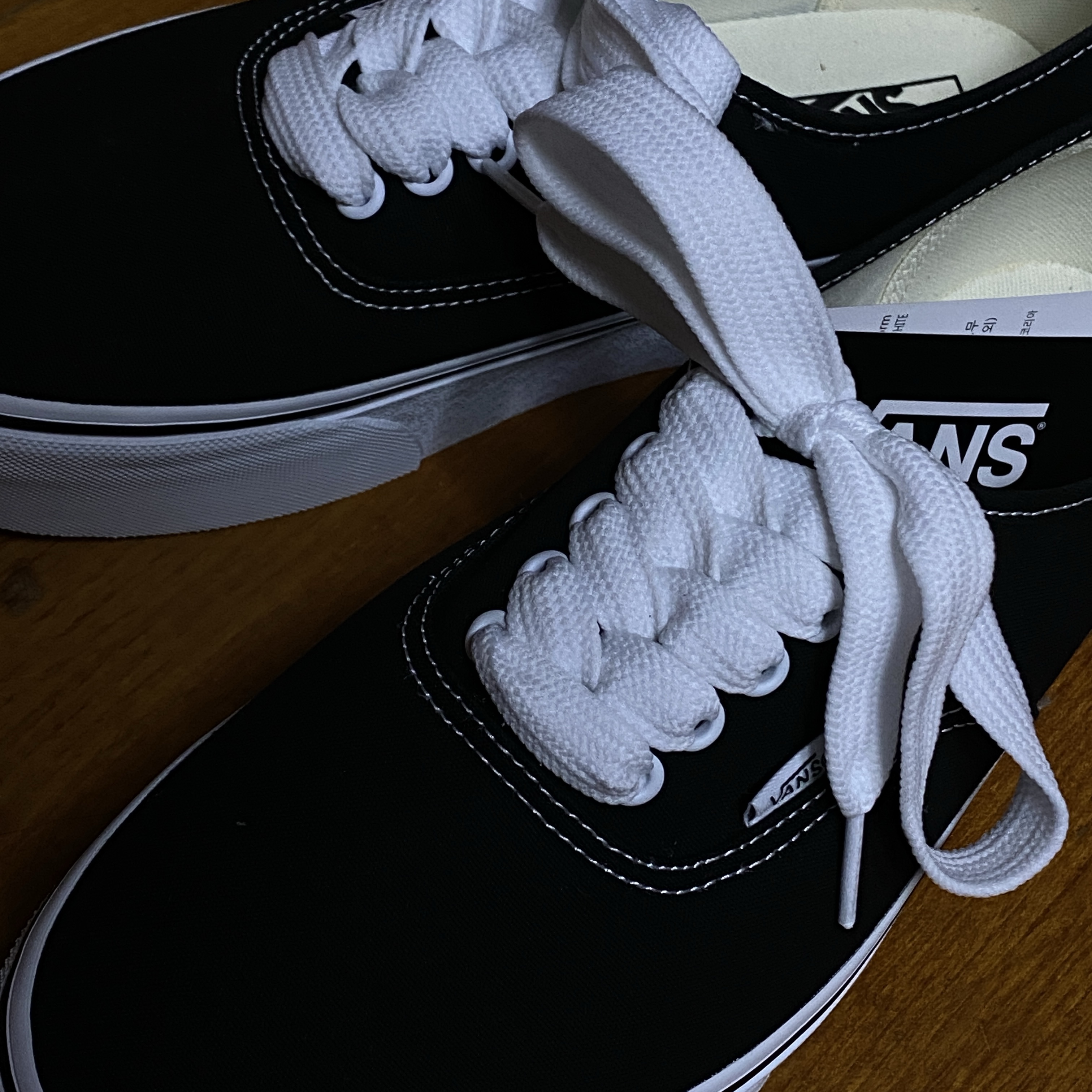 Vans Authentic Stackform Black White 착용 스타일