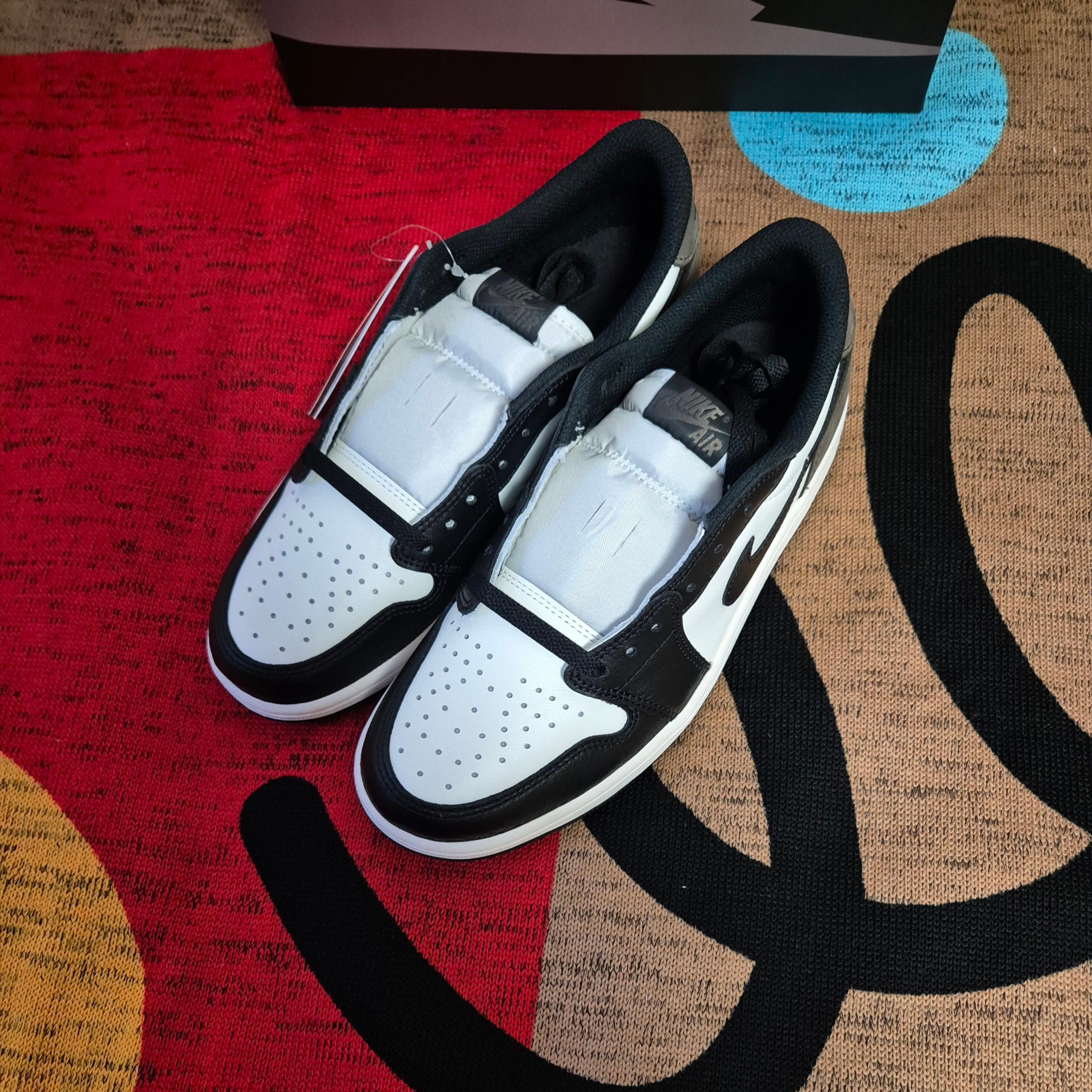 Jordan 1 Retro Low OG Mocha 착용 스타일 - 1