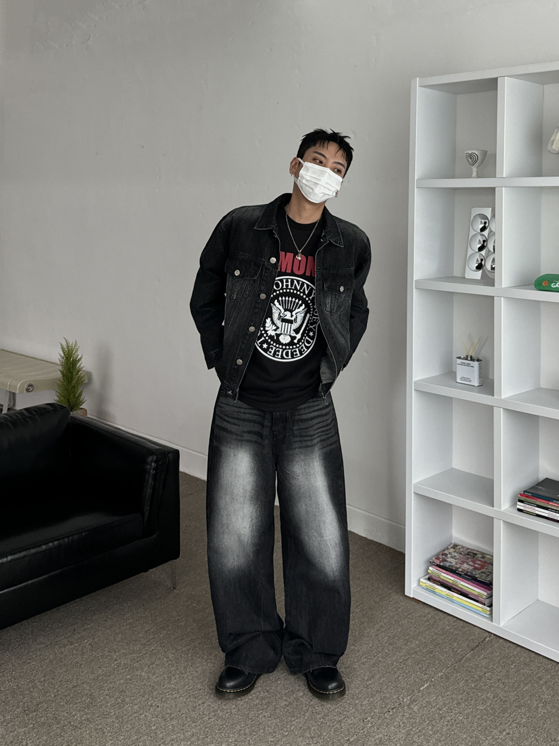 Dr. Martens 1461 Smooth Black 착용 스타일 - 1