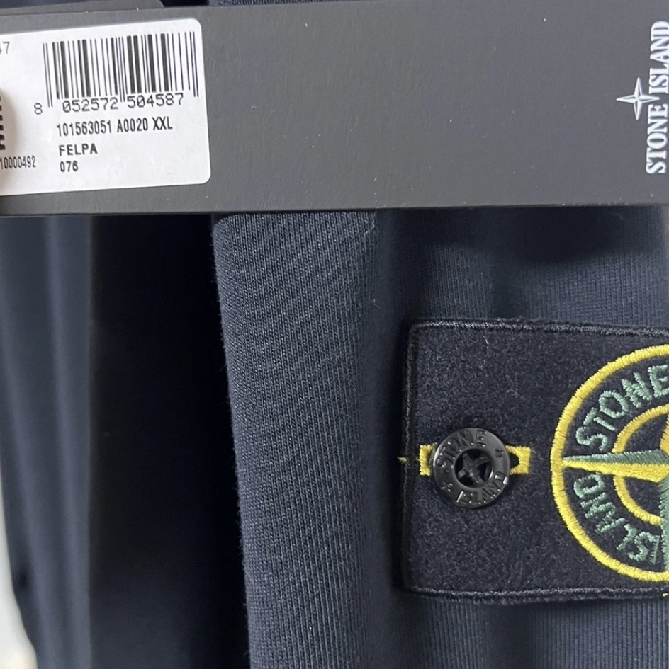 Stone Island 63051 Cotton Fleece Garment Dyed Sweatshirt Navy Blue - 23SS 착용 스타일
