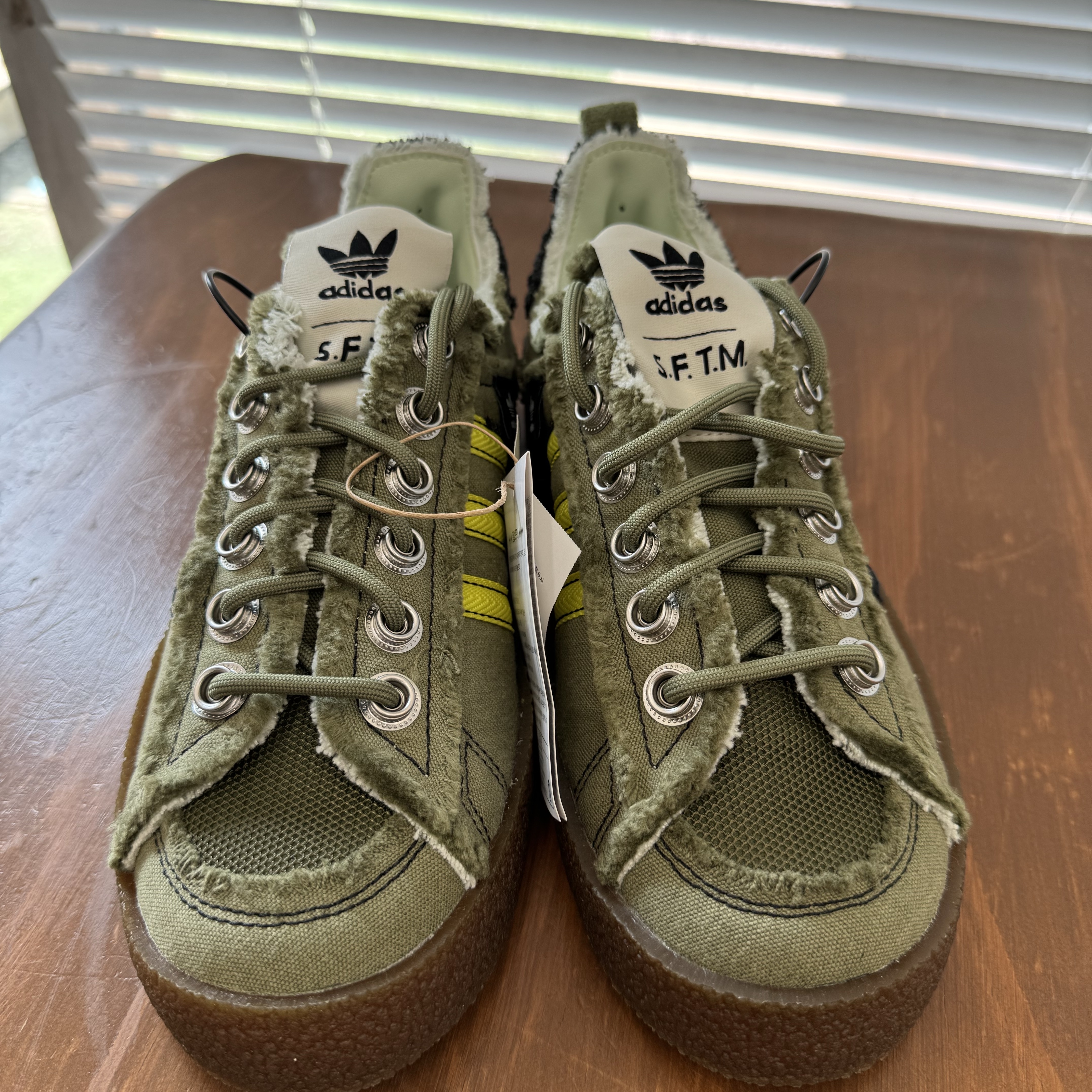 Adidas x Song for the Mute Campus 80s Focus Olive Core Black 착용 스타일 - 2