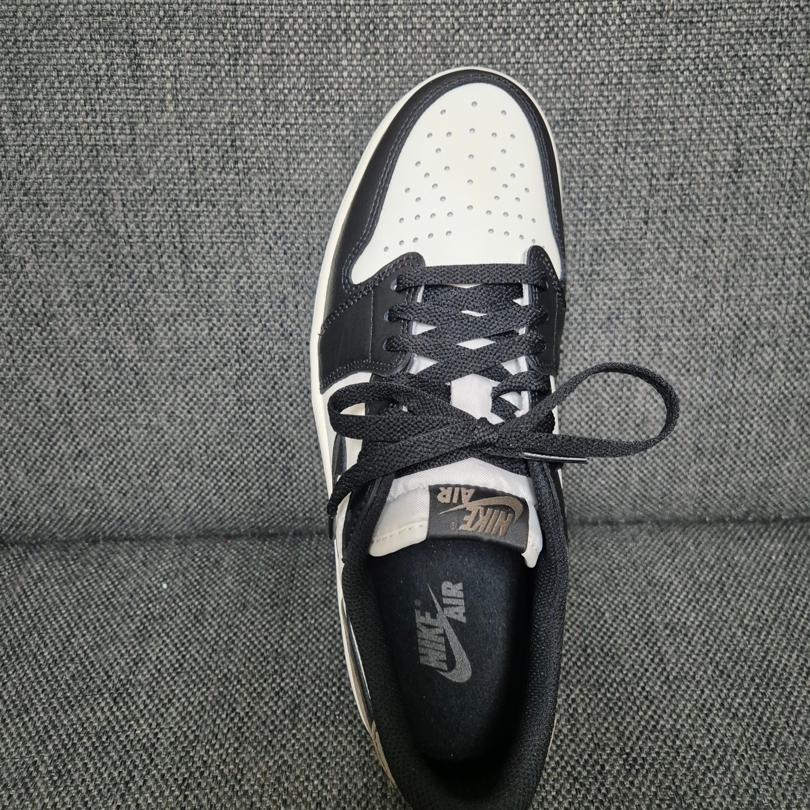 Jordan 1 Retro Low OG Mocha 착용 스타일 - 3