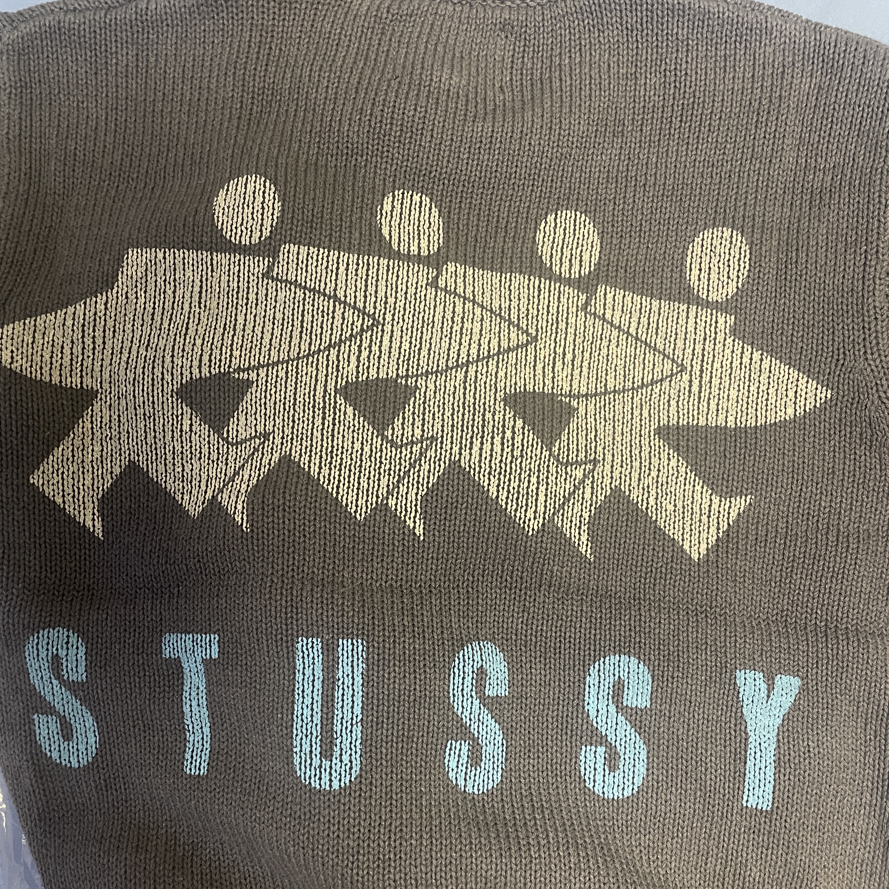 Stussy Surfman Icon Cotton Linen Crew Dusty Blue 착용 스타일