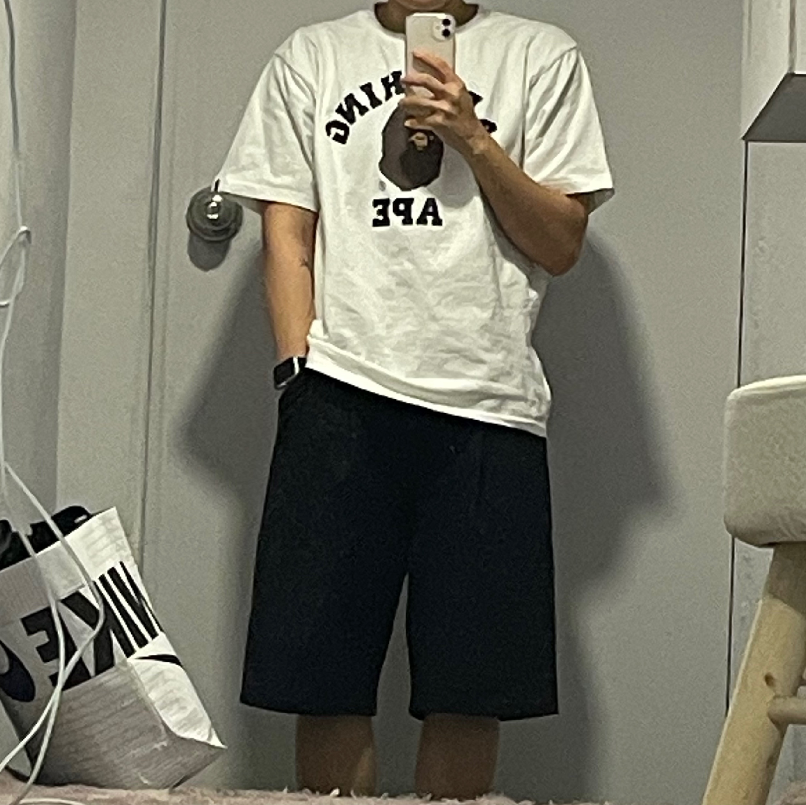 BAPE College T-Shirt White 착용 스타일 - 1