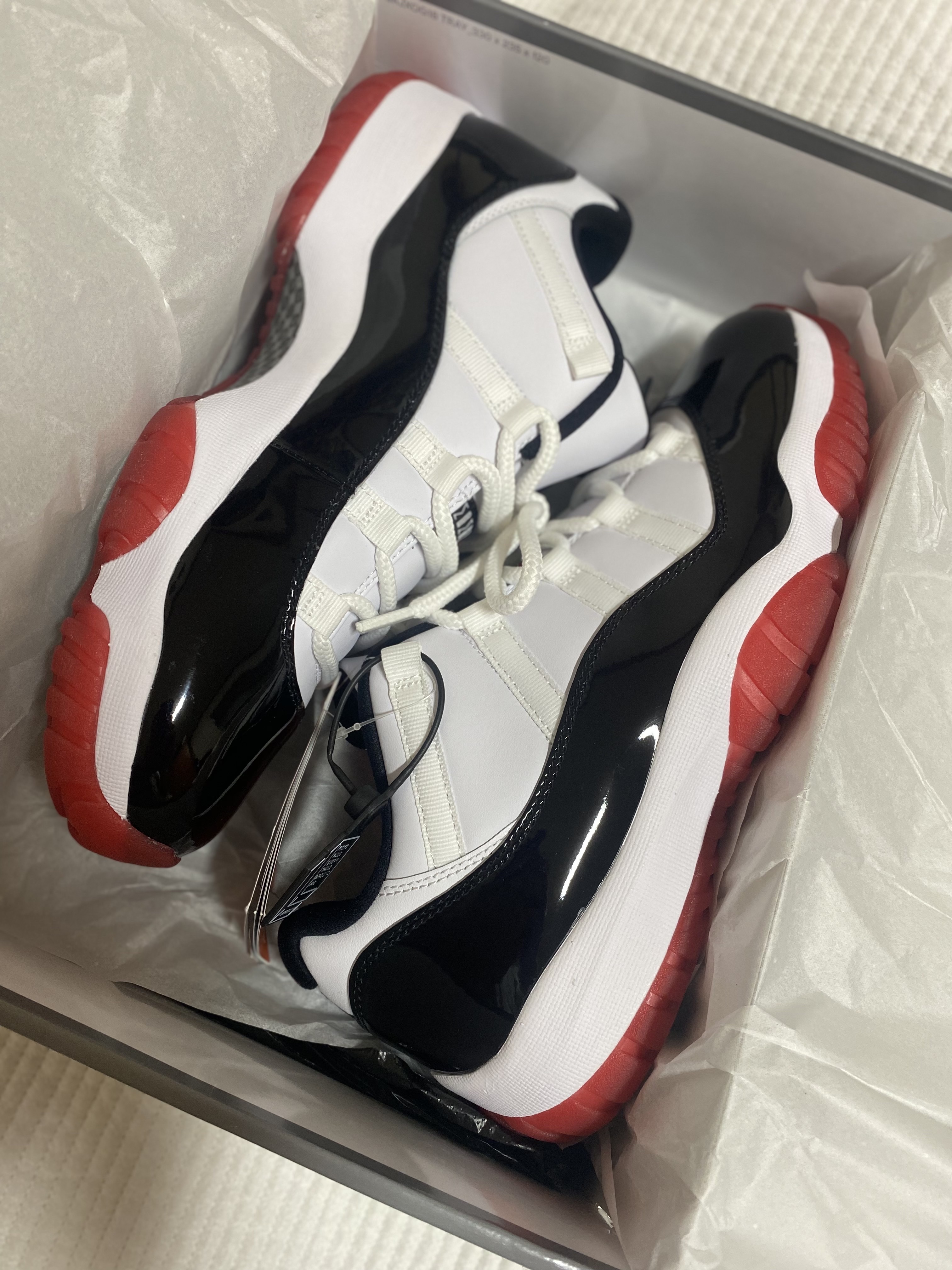 Jordan 11 Retro Low Concord Bred 착용 스타일 - 1
