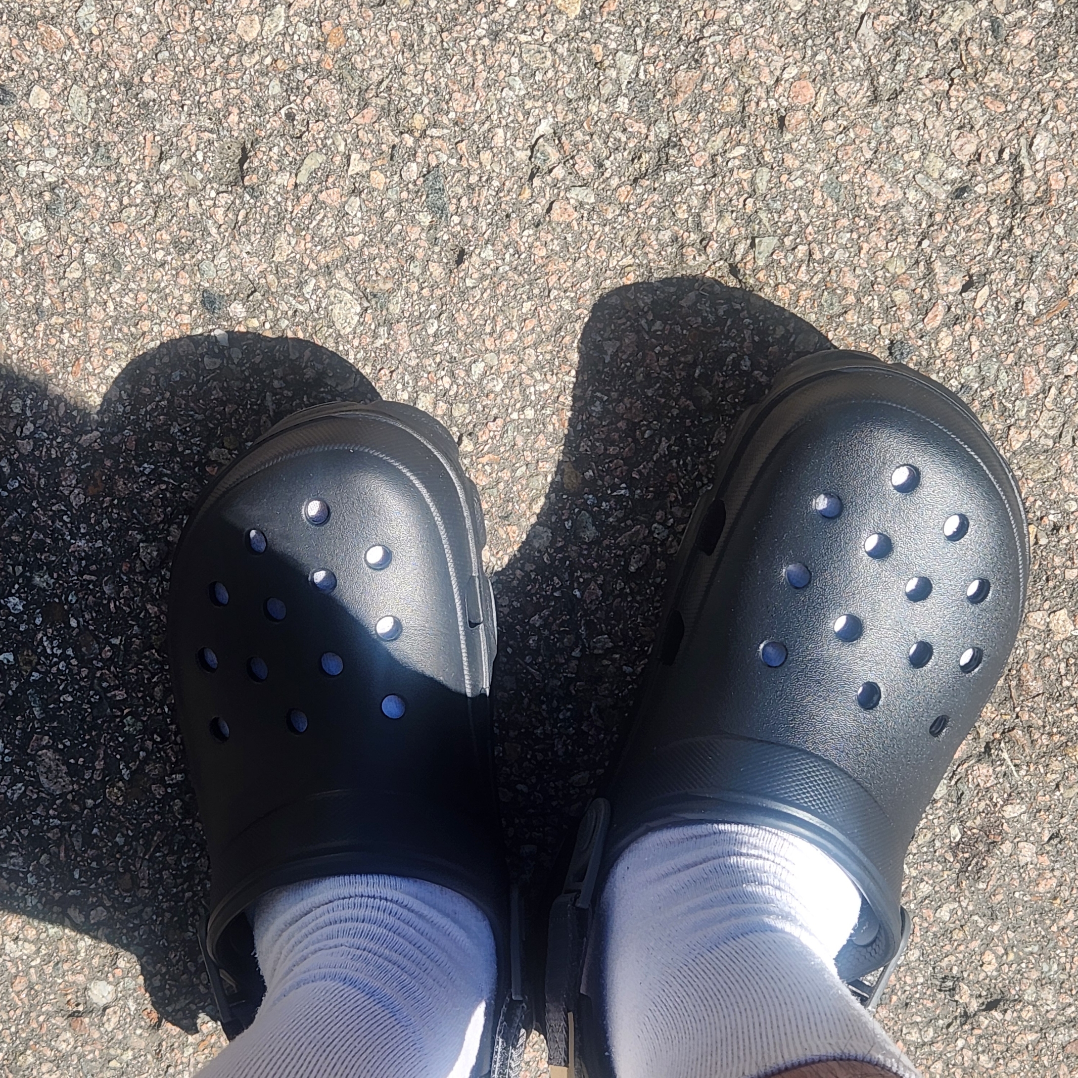 Crocs All Terrain Clog Black 착용 스타일