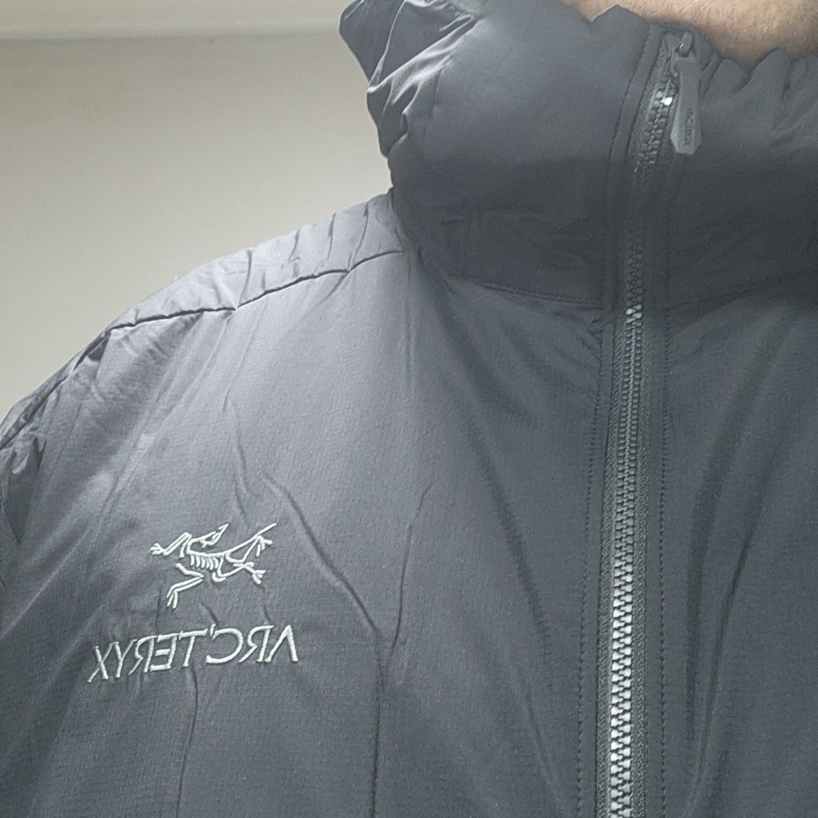 Arc'teryx Atom Hoody Black 착용 스타일