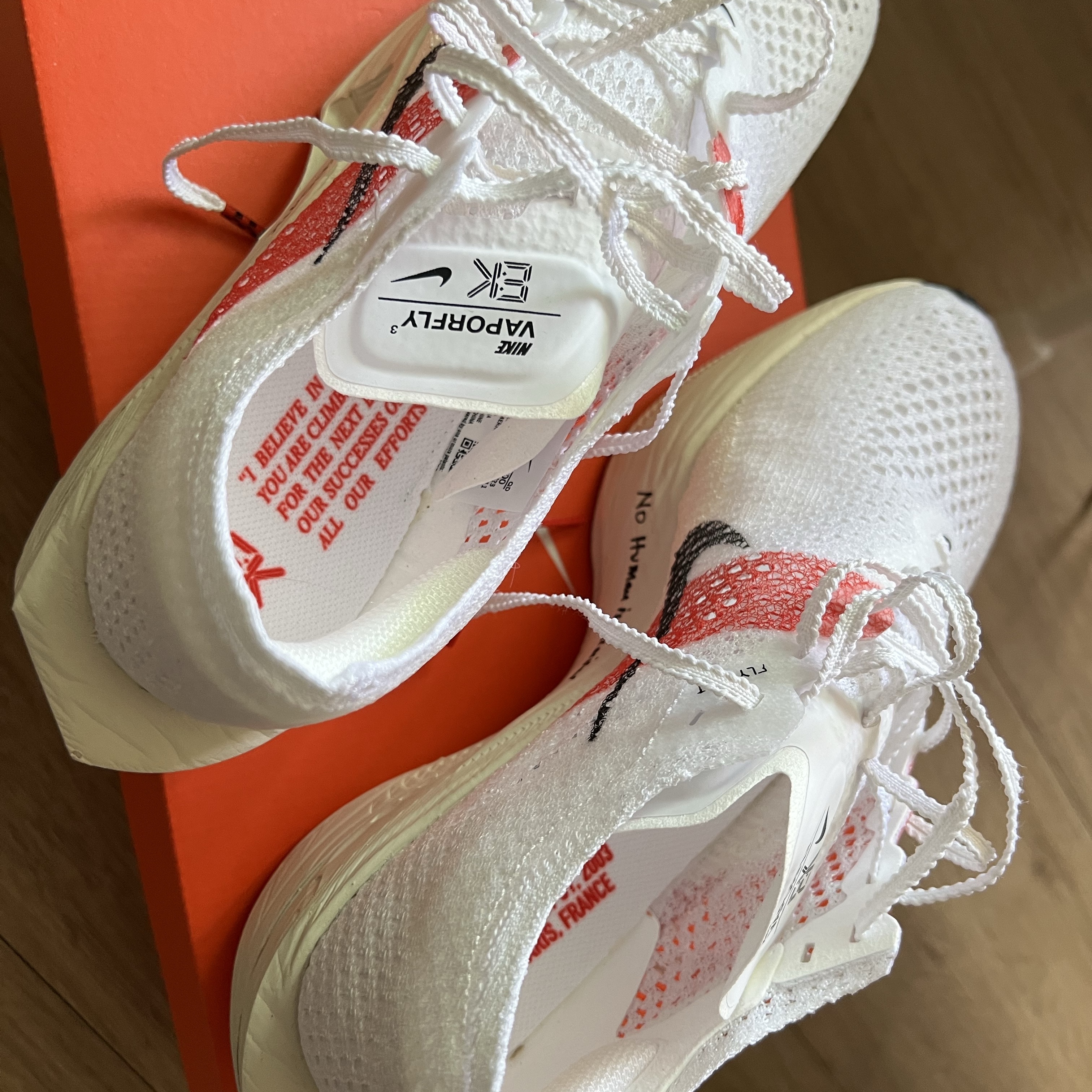 Nike ZoomX Vaporfly Next% 3 Eliud Kipchoge 착용 스타일