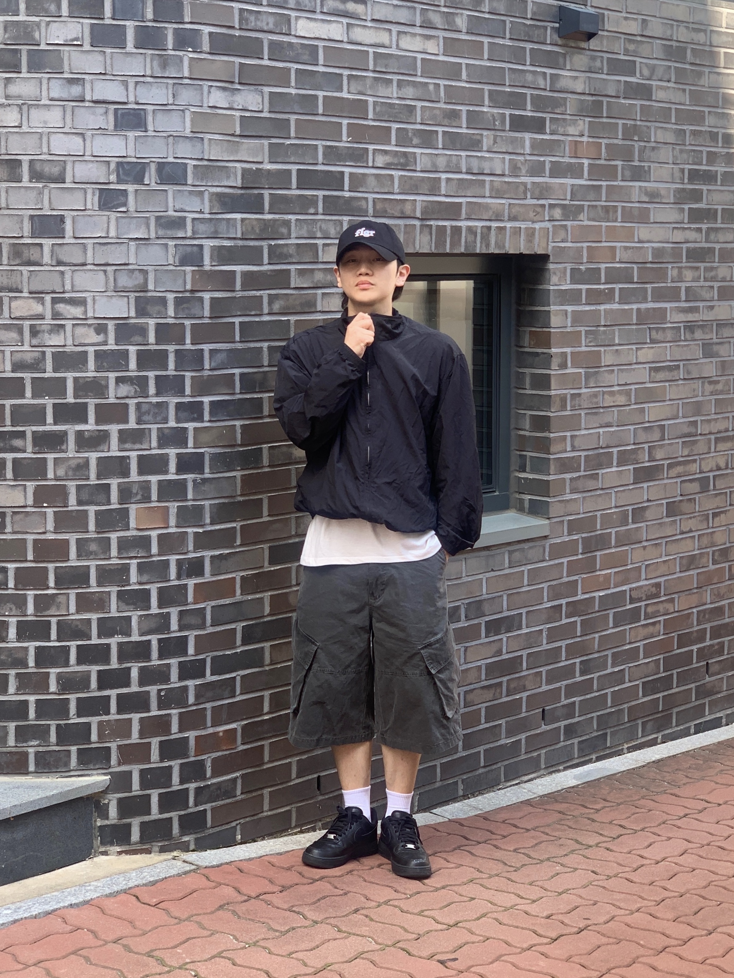 Nike Air Force 1 '07 Low Triple Black 착용 스타일 - 1