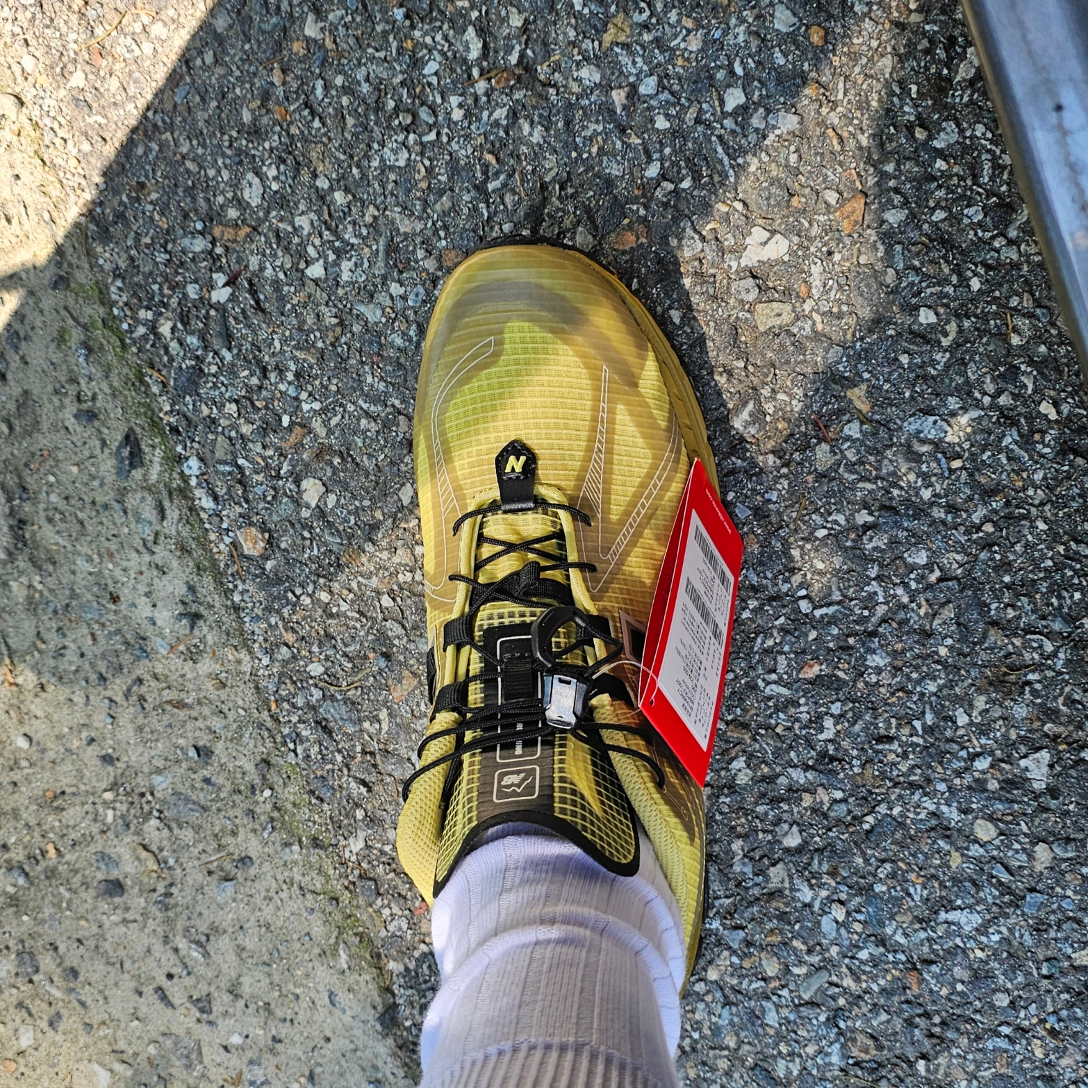 New Balance x Cayl 1906R Yellow 착용 스타일 - 1