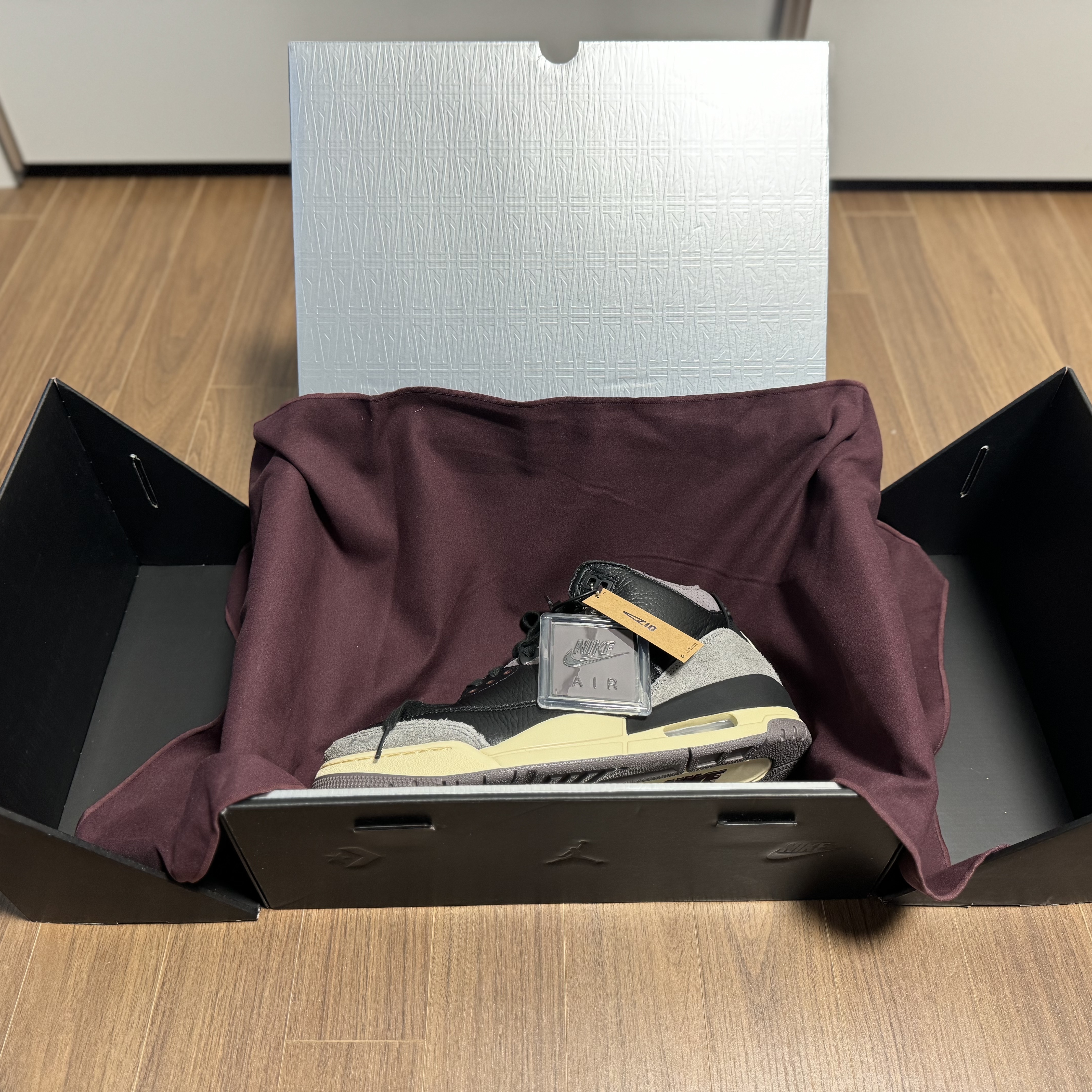 (W) Jordan 3 x A Ma Maniere Retro OG SP Black and Flat Pewter 착용 스타일 - 2