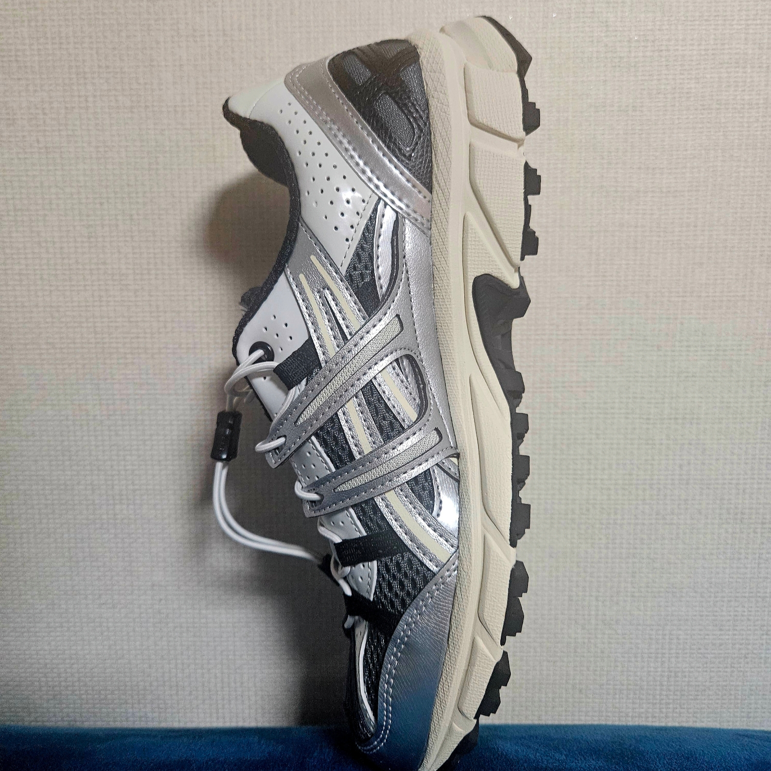 Asics Unlimited Gel-Sonoma 15-50 Steel Grey Pure Silver 착용 스타일