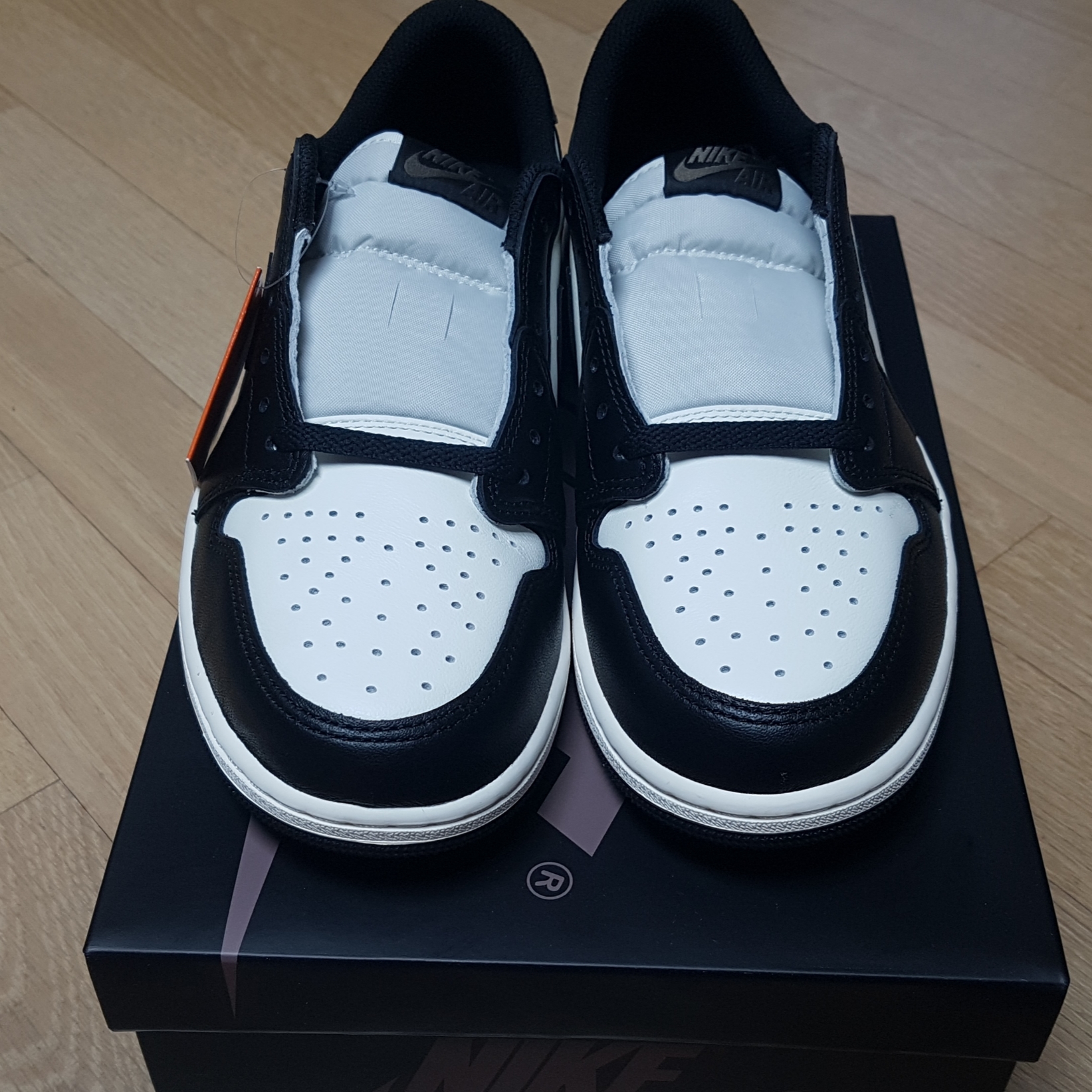 Jordan 1 Retro Low OG Mocha 착용 스타일 - 2