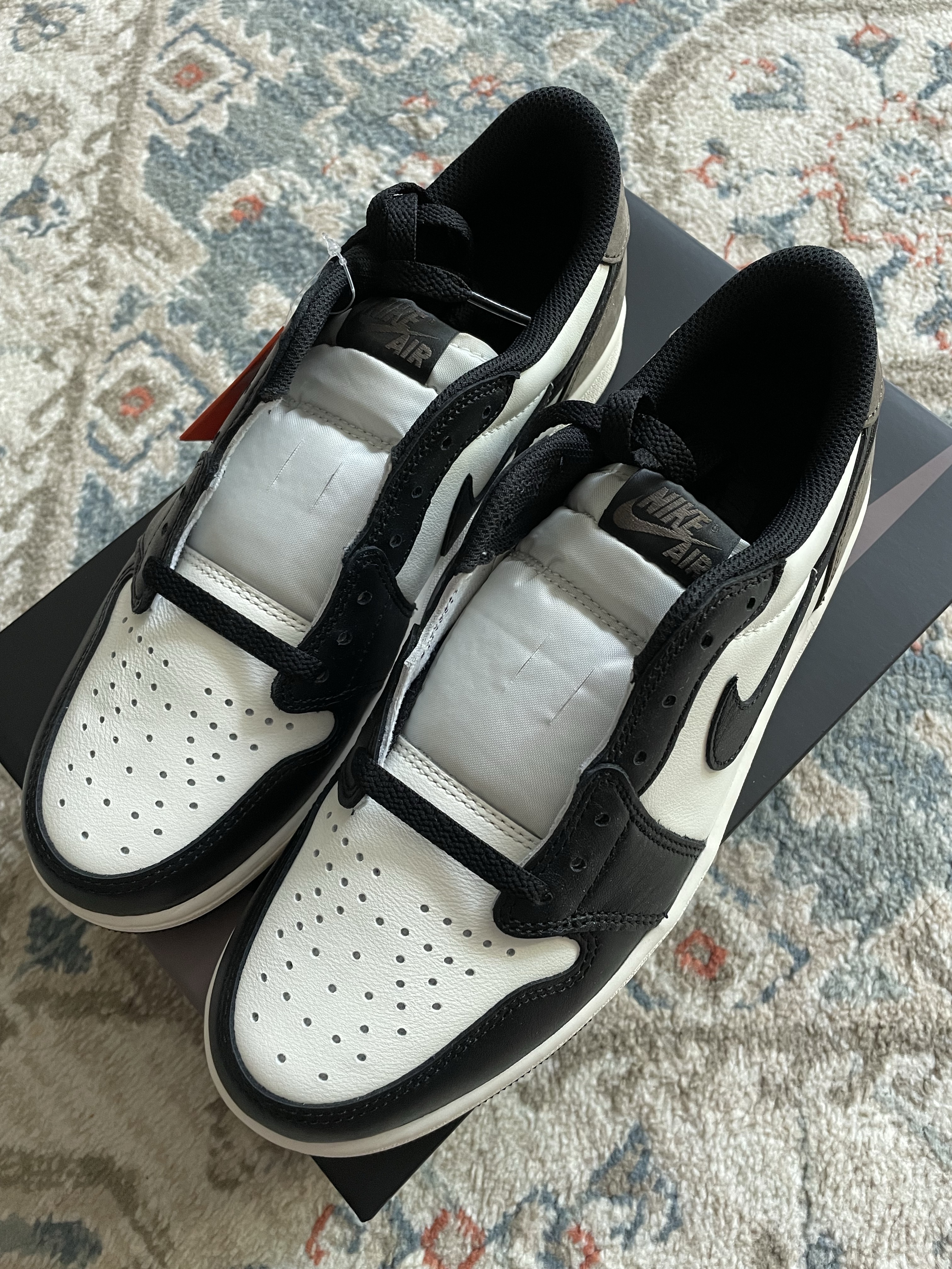 Jordan 1 Retro Low OG Mocha 착용 스타일 - 2
