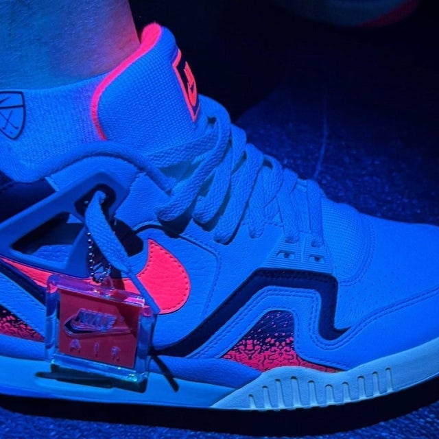 Nike Air Tech Challenge II Hot Lava 2024 착용 스타일 - 1
