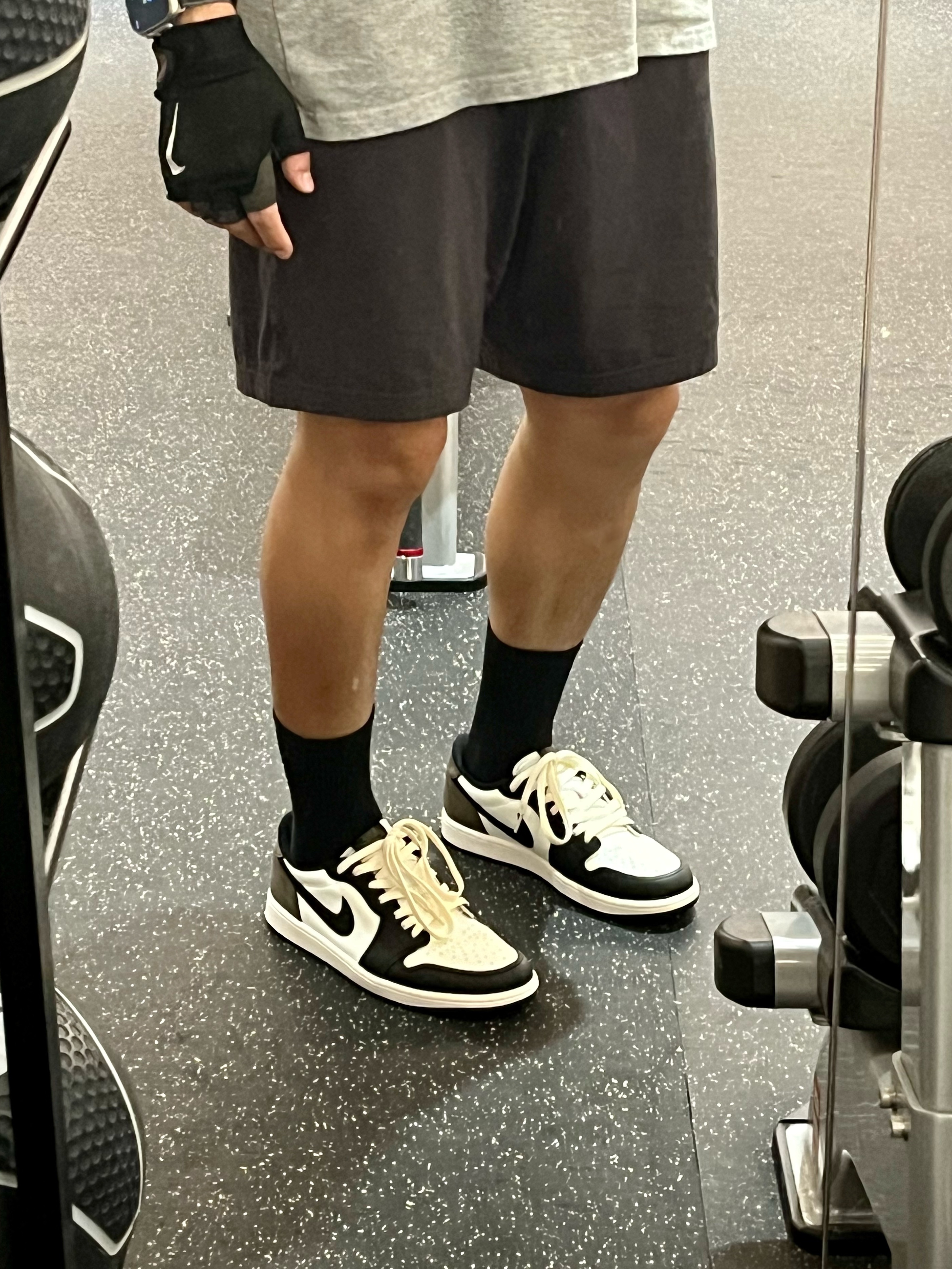 Jordan 1 Retro Low OG Mocha 착용 스타일 - 2