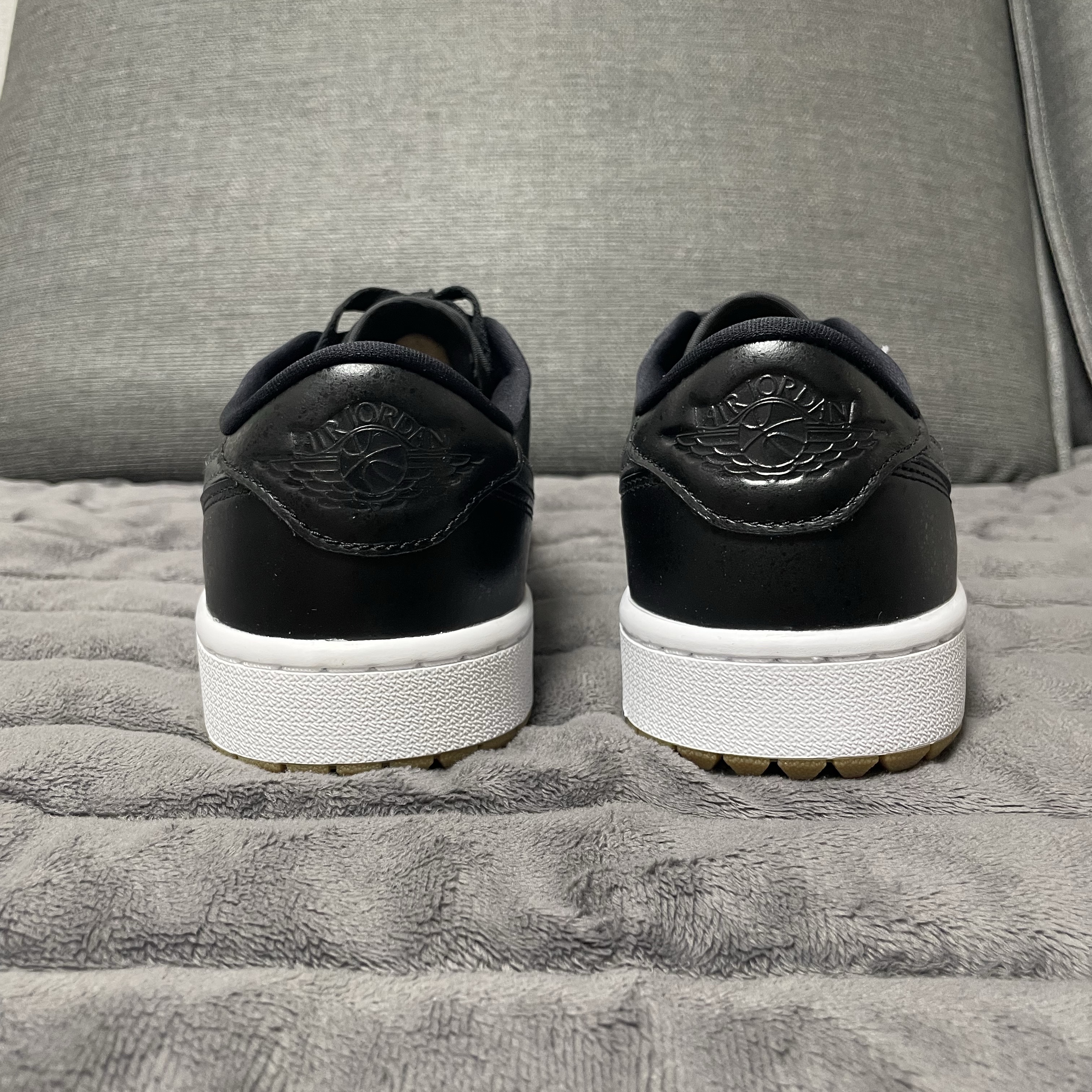 Jordan 1 Low Golf Black Gum Medium Brown 착용 스타일 - 6