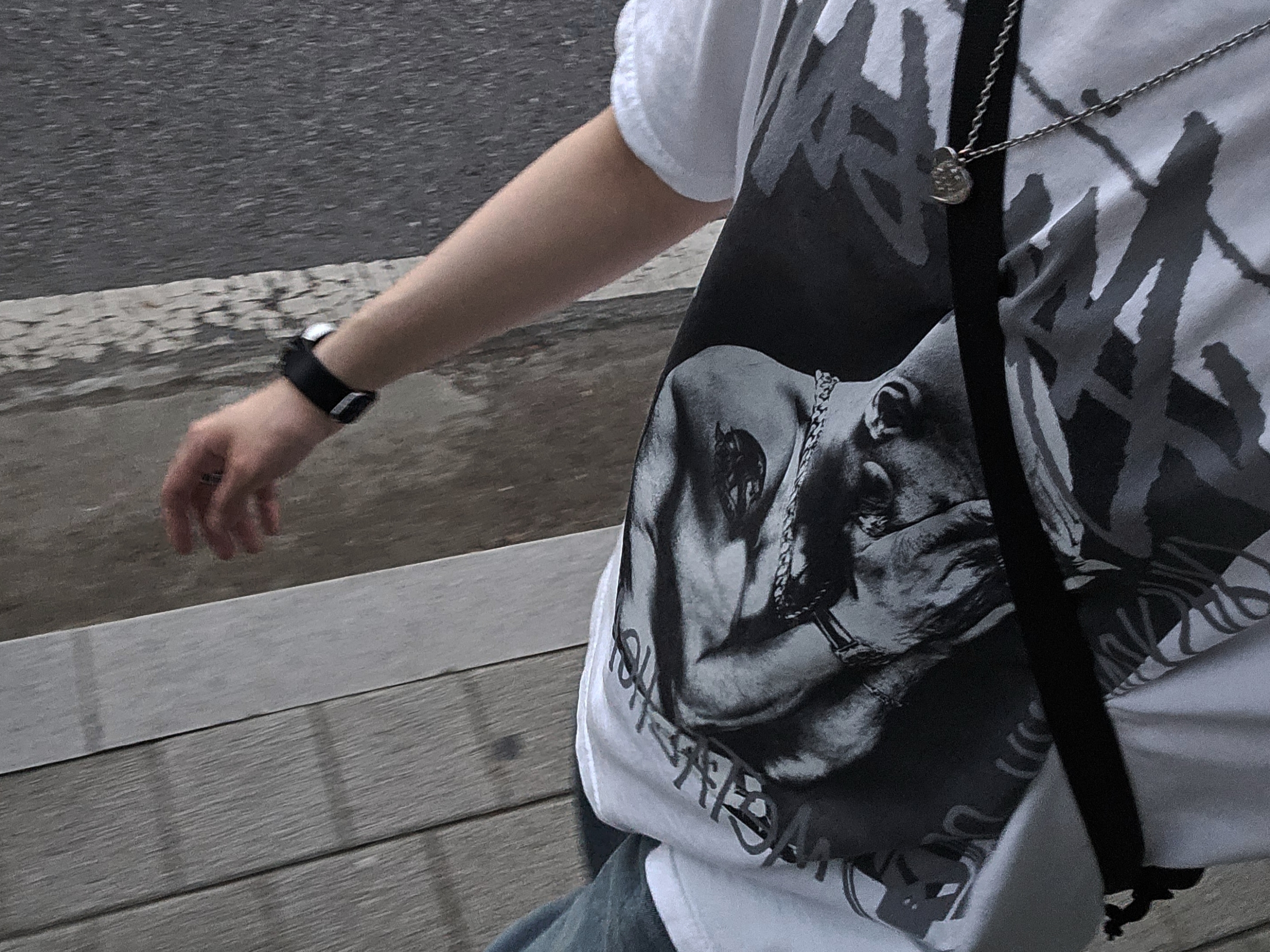 Human Made Military Light Pouch Black, Kaikai Kiki Flower Rubber Keyring Gray Black 착용 스타일