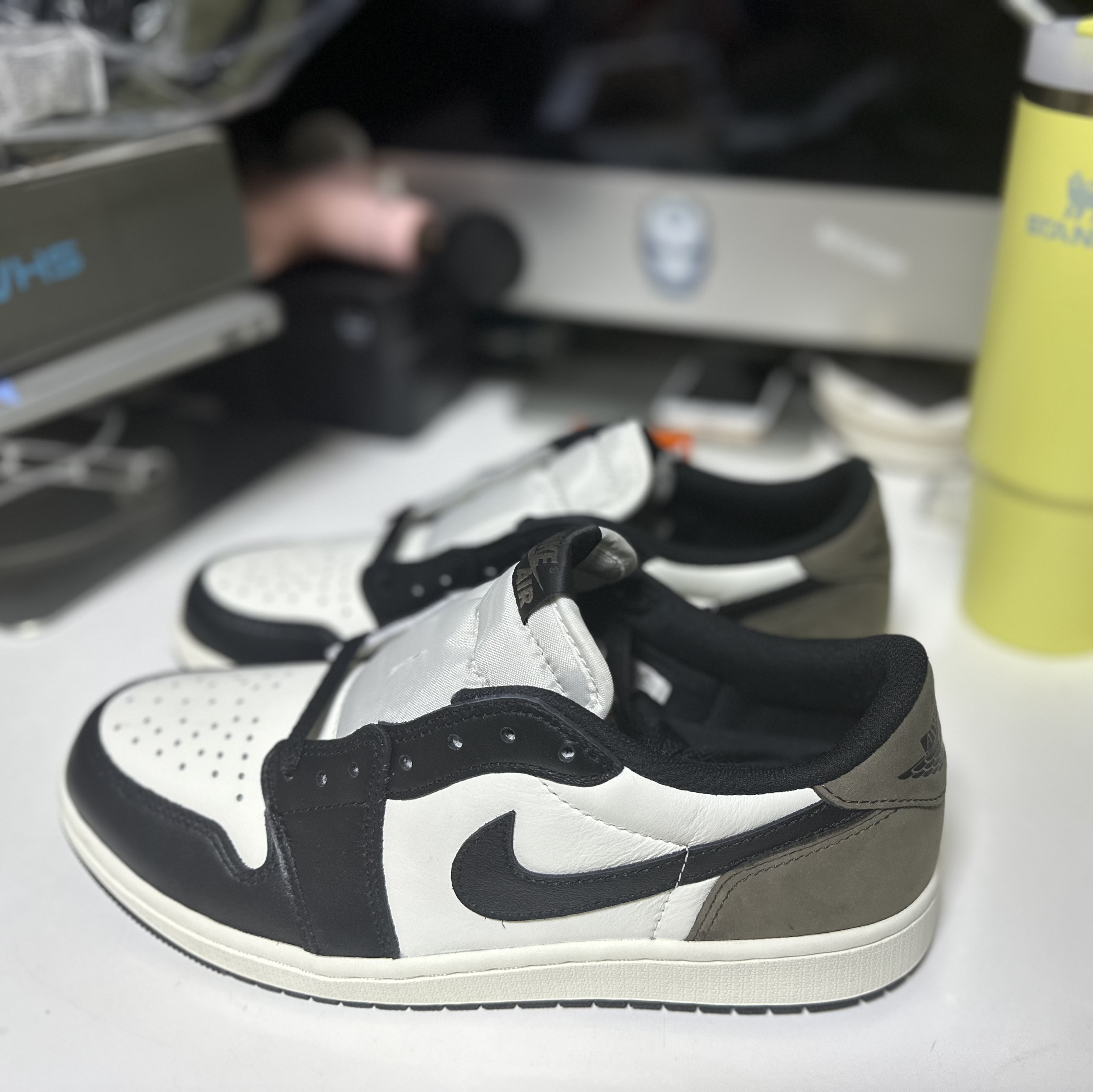 Jordan 1 Retro Low OG Mocha 착용 스타일