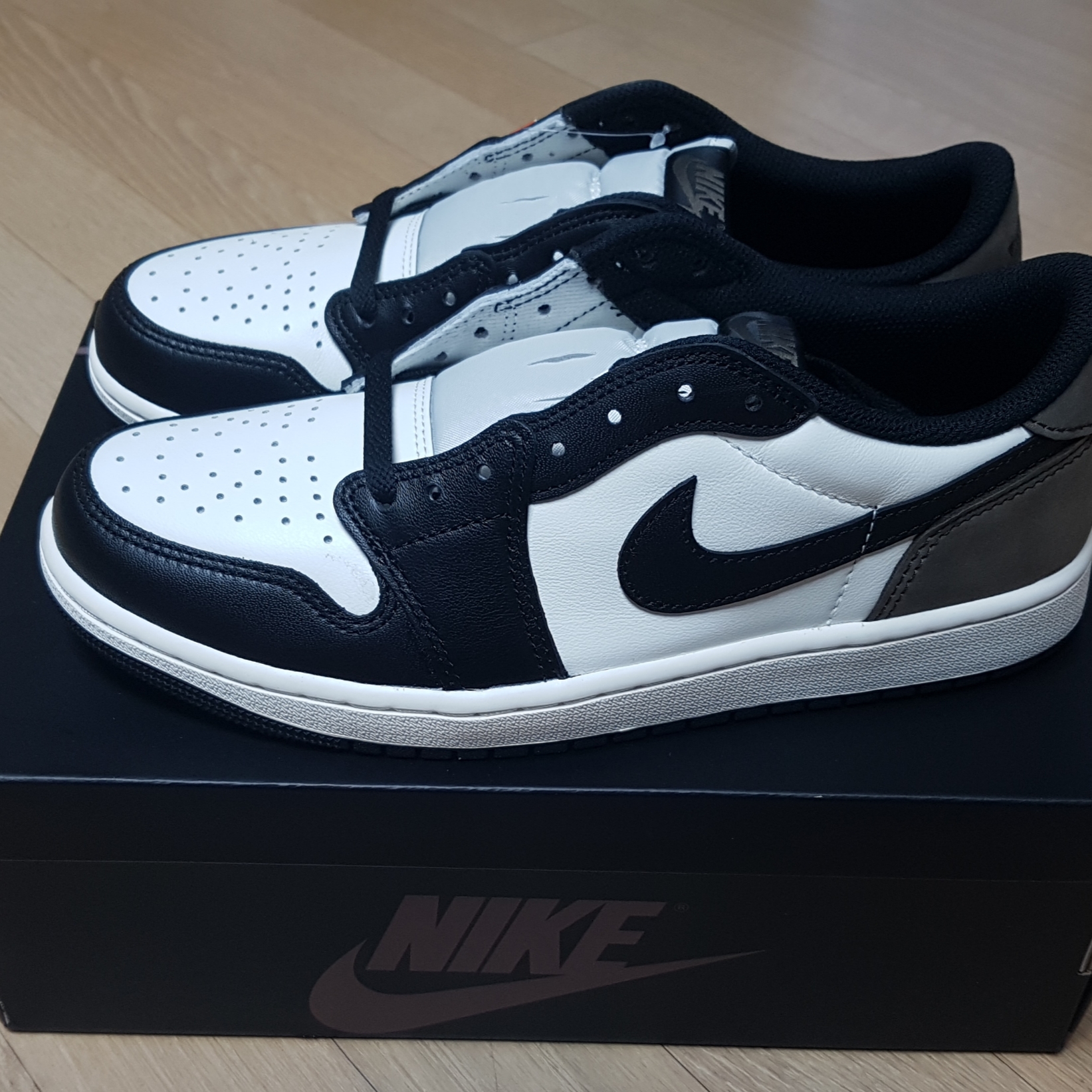 Jordan 1 Retro Low OG Mocha 착용 스타일 - 3
