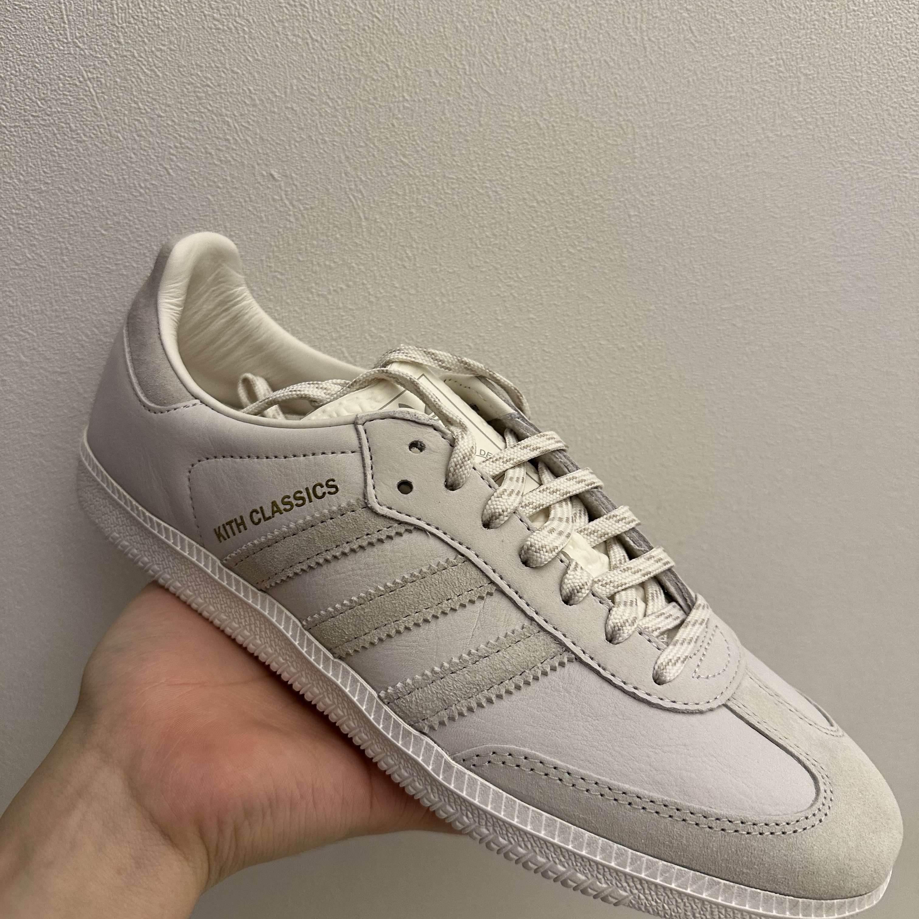 Adidas x Kith Samba Cloud White Off White 착용 스타일 - 2