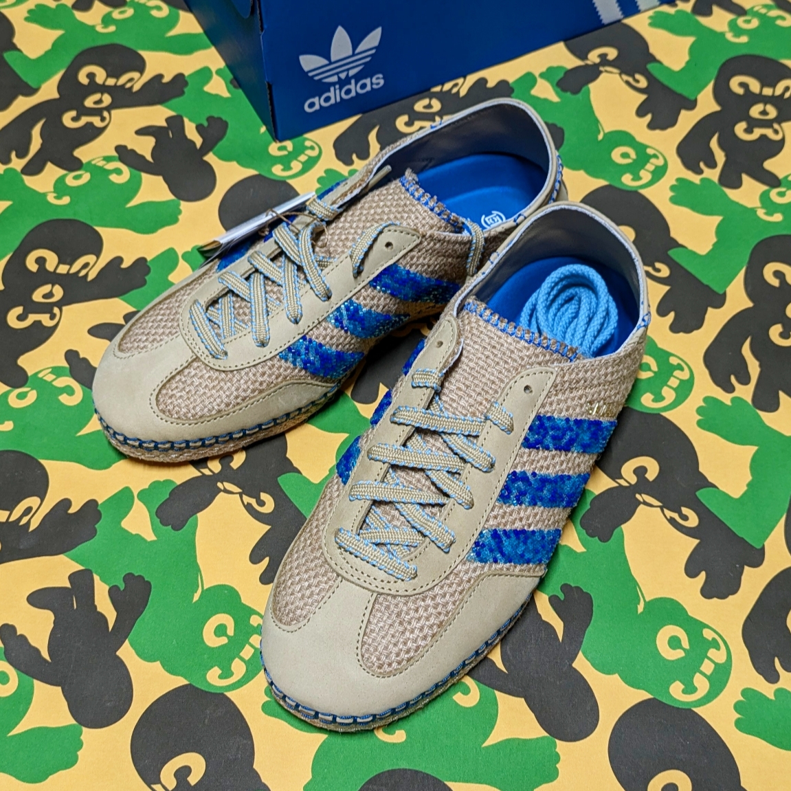 Adidas x Clot Gazelle Linen Khaki Light Blue 착용 스타일 - 1