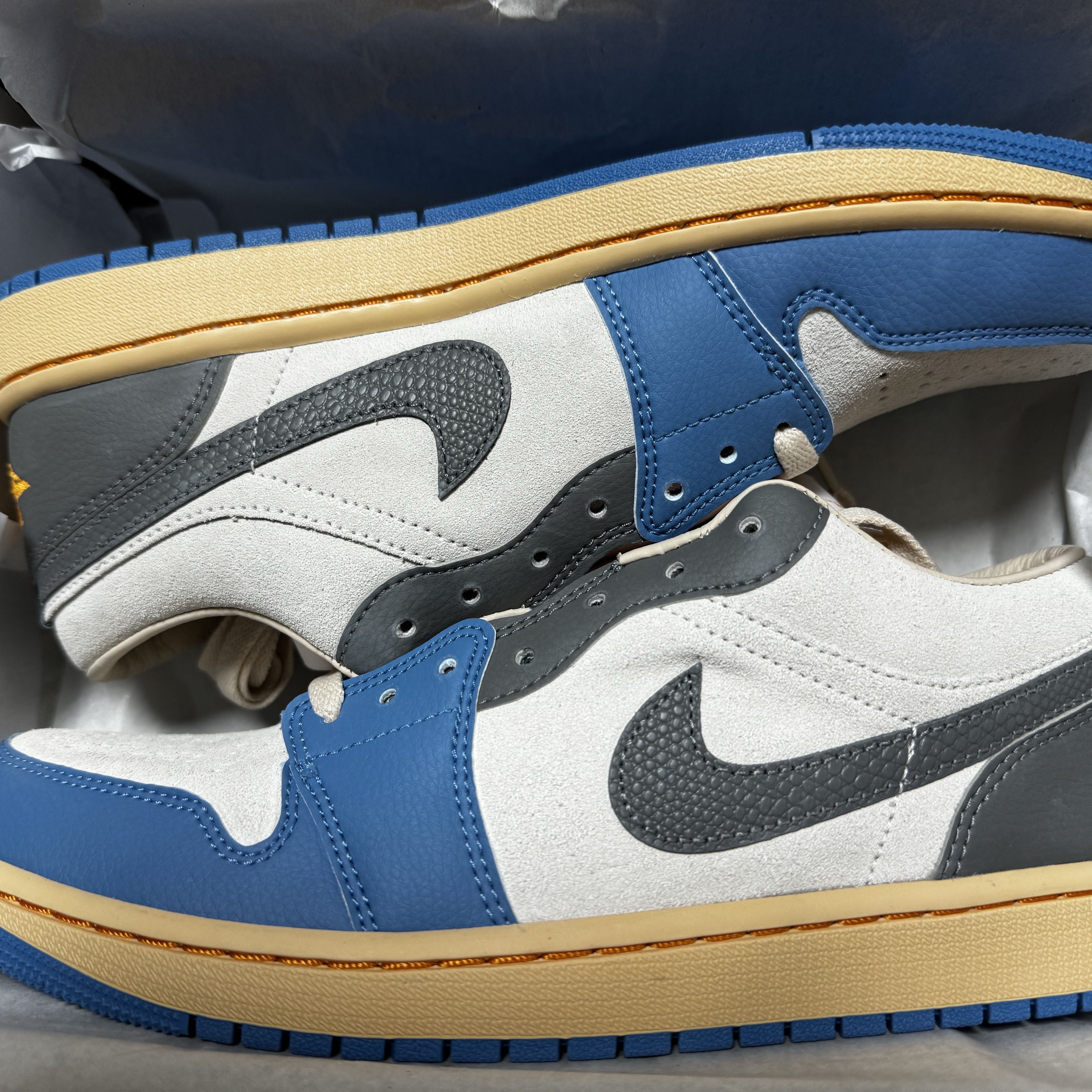 Jordan 1 Low SE Tokyo 96 착용 스타일 - 2