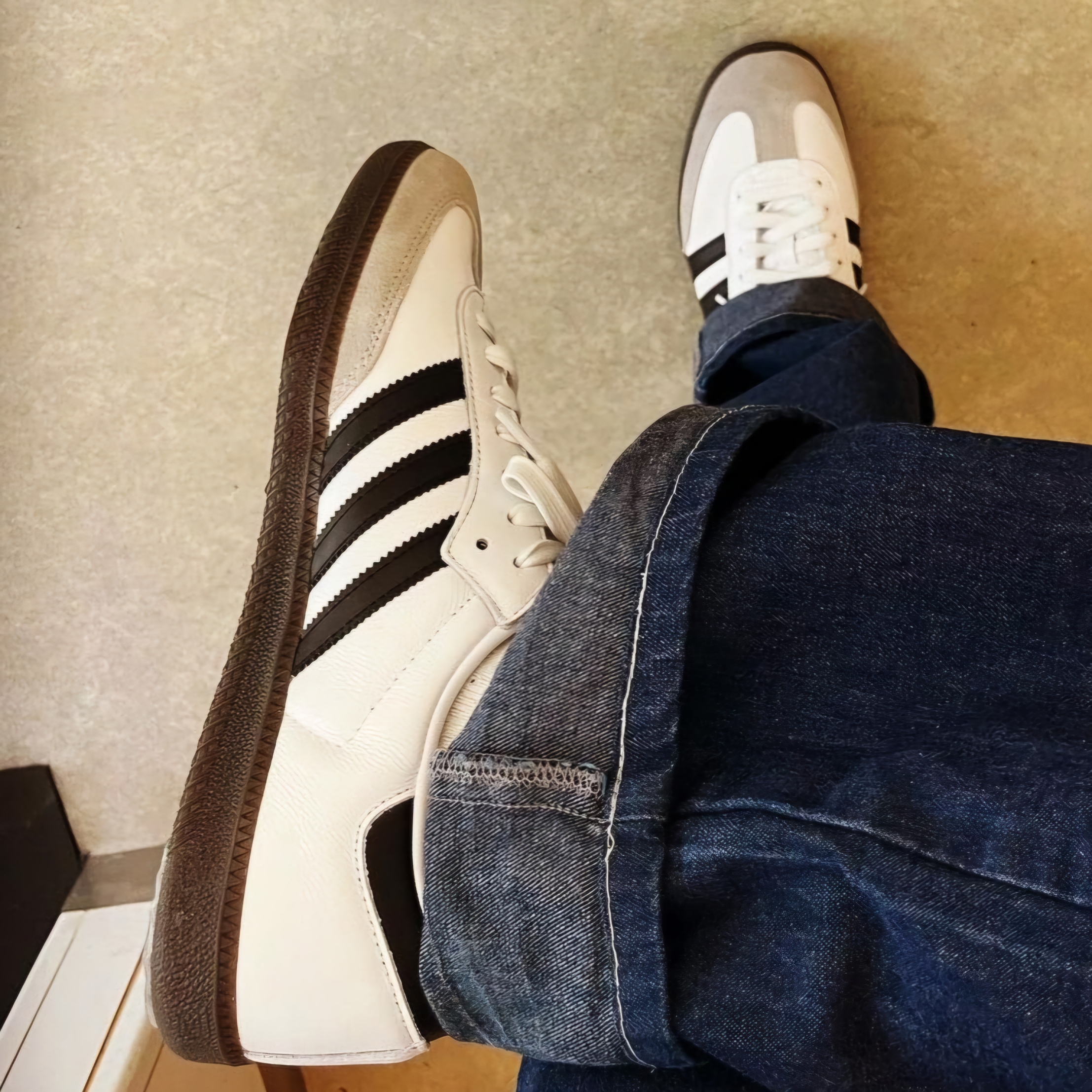Adidas Samba OG Cloud White 착용 스타일
