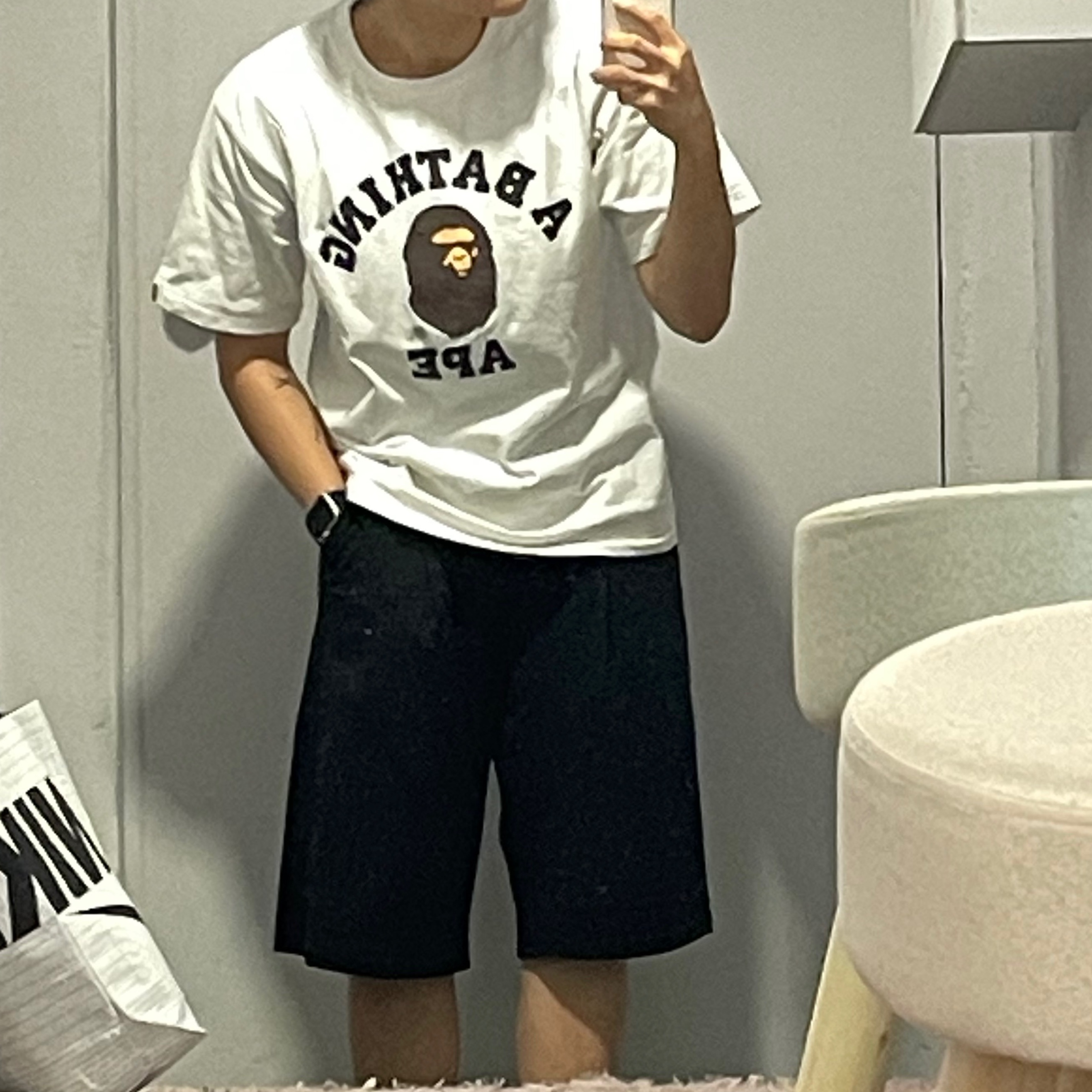 BAPE College T-Shirt White 착용 스타일 - 2