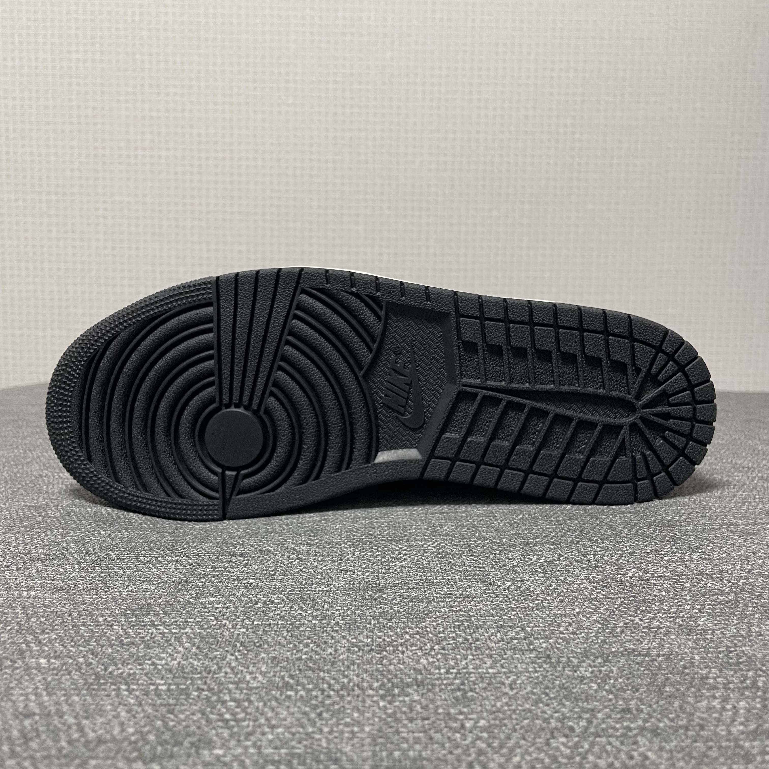 Jordan 1 Retro Low OG Mocha 착용 스타일 - 2