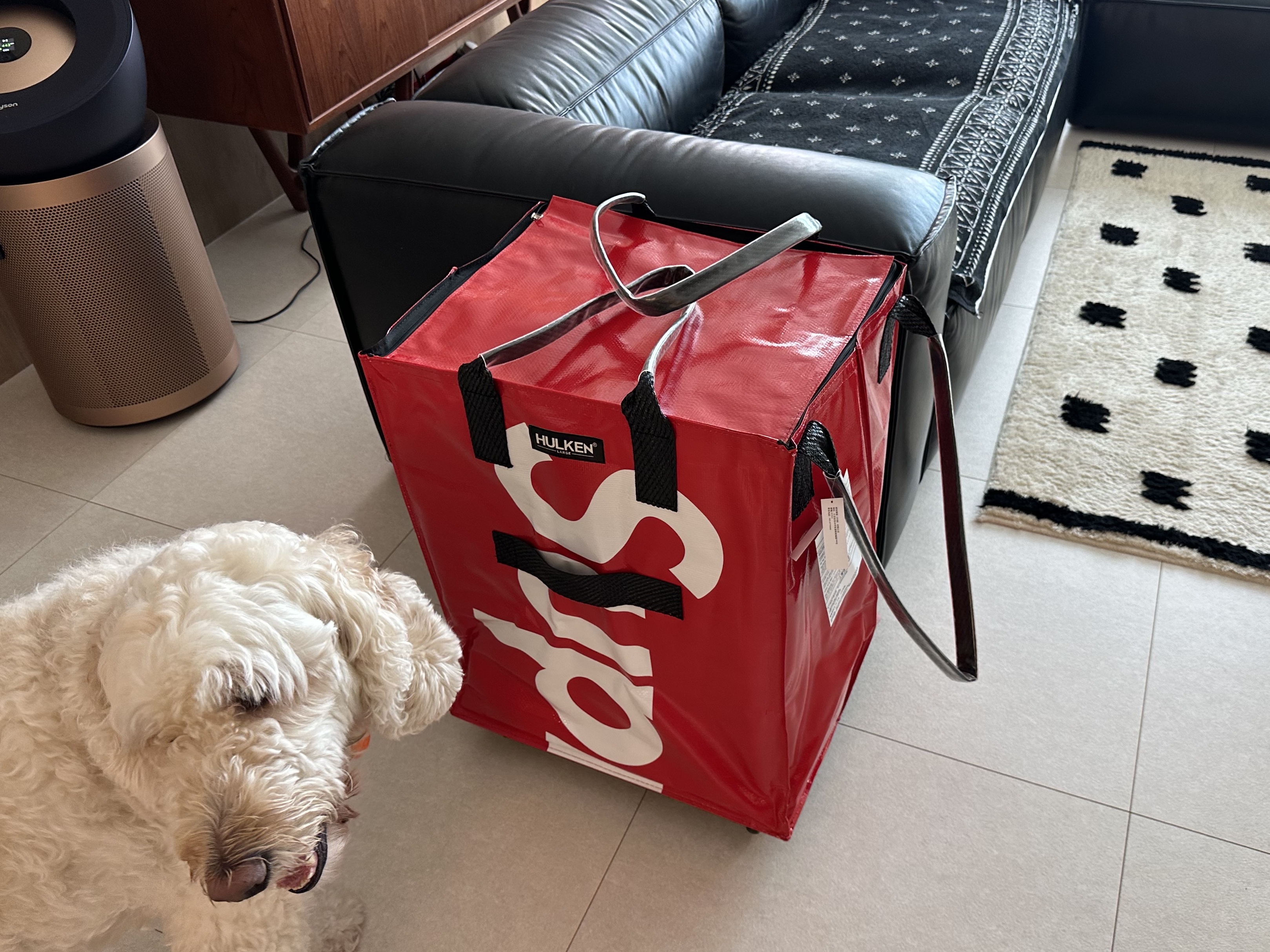 Supreme x Hulken Rolling Tote Bag Red - 24FW 착용 스타일 - 1
