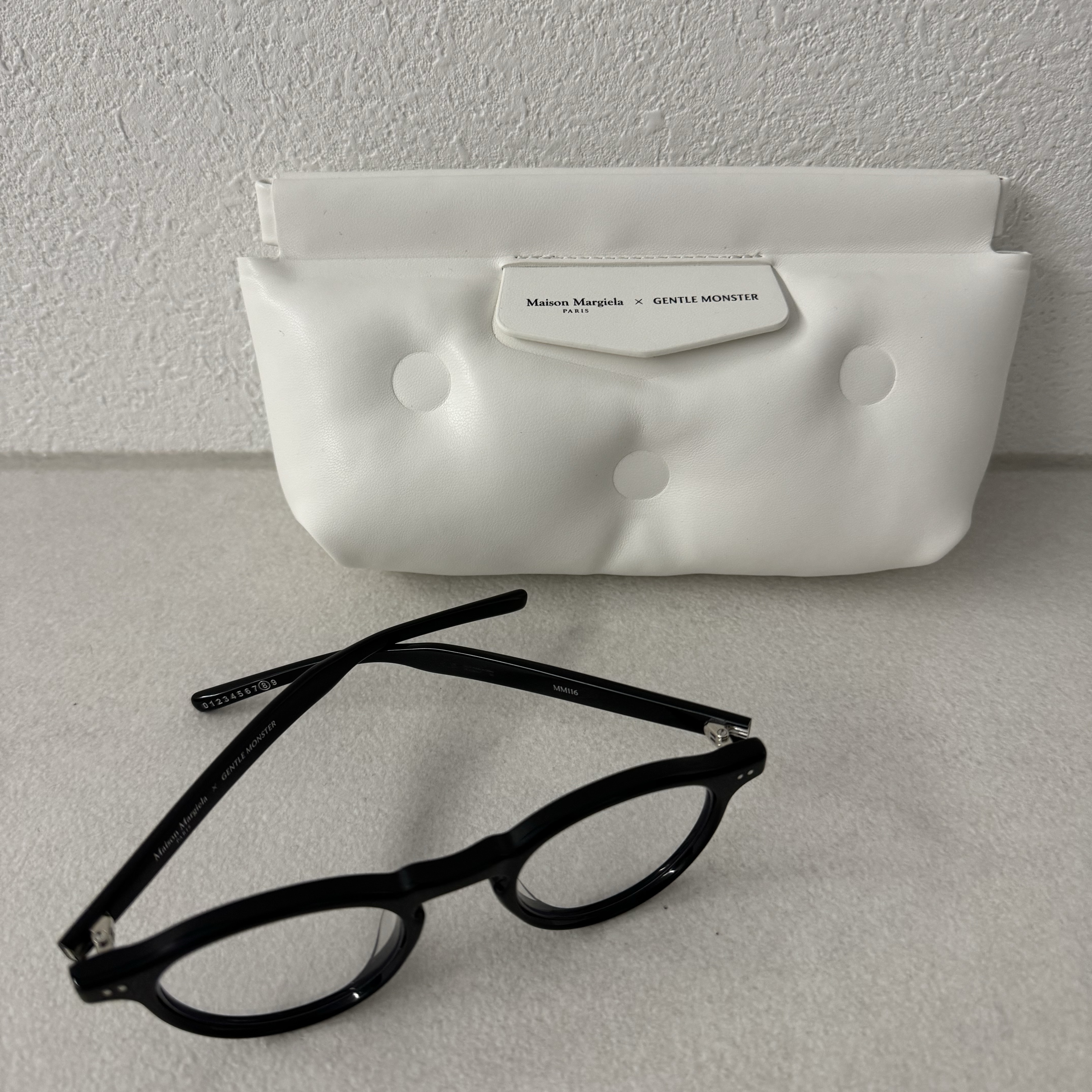 Gentle Monster x Maison Margiela MM116 Black Clear 착용 스타일
