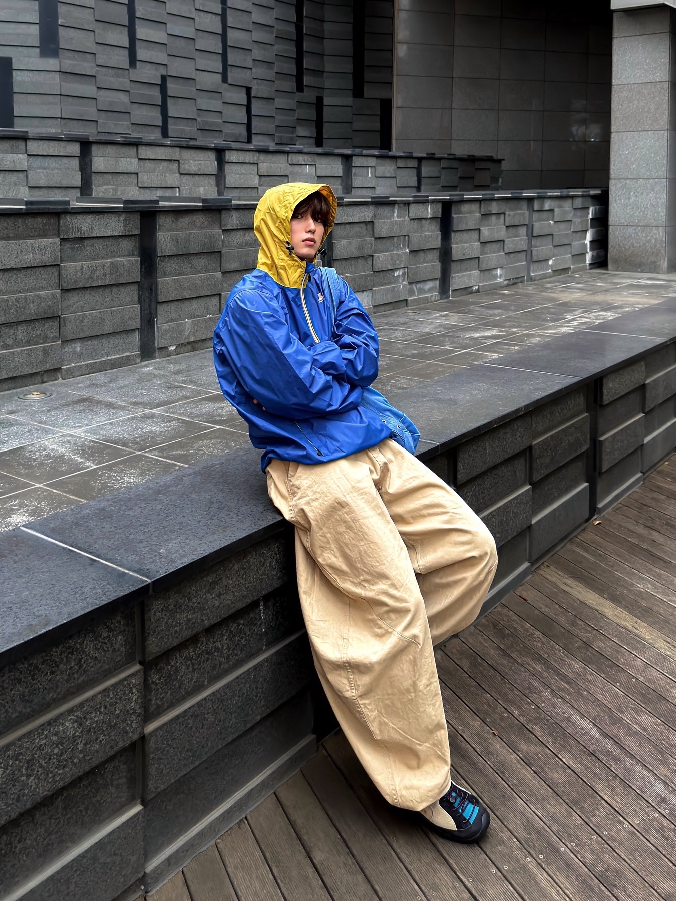 K-WAY Le Vrai Leon Anorak Black, K-WAY Le Vrai Leon Anorak Light Grey 착용 스타일 - 4
