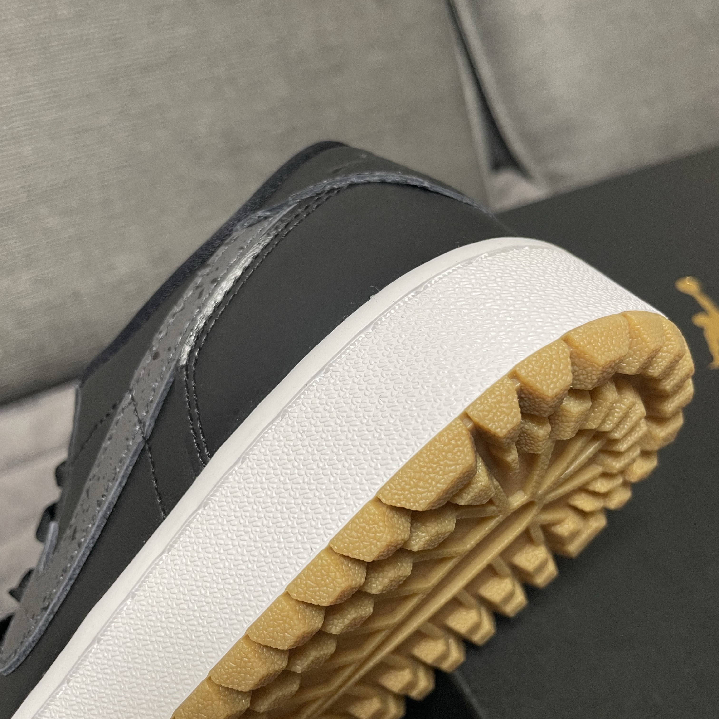 Jordan 1 Low Golf Black Gum Medium Brown 착용 스타일 - 8