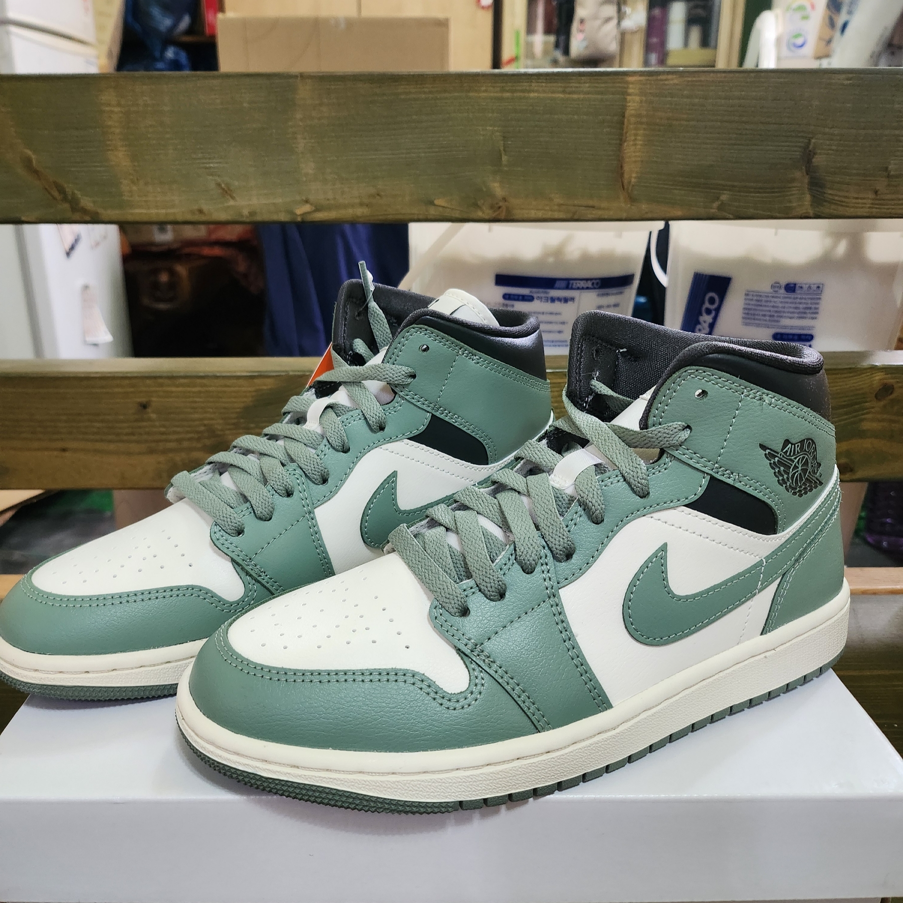 (W) Jordan 1 Mid Jade Smoke 착용 스타일