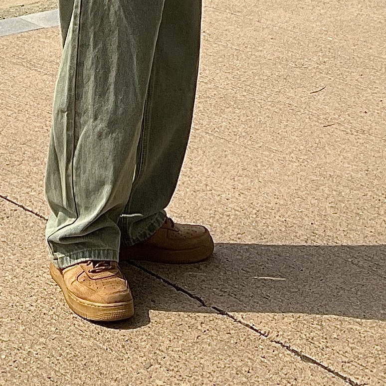 Nike Air Force 1 '07 WB Flax 착용 스타일