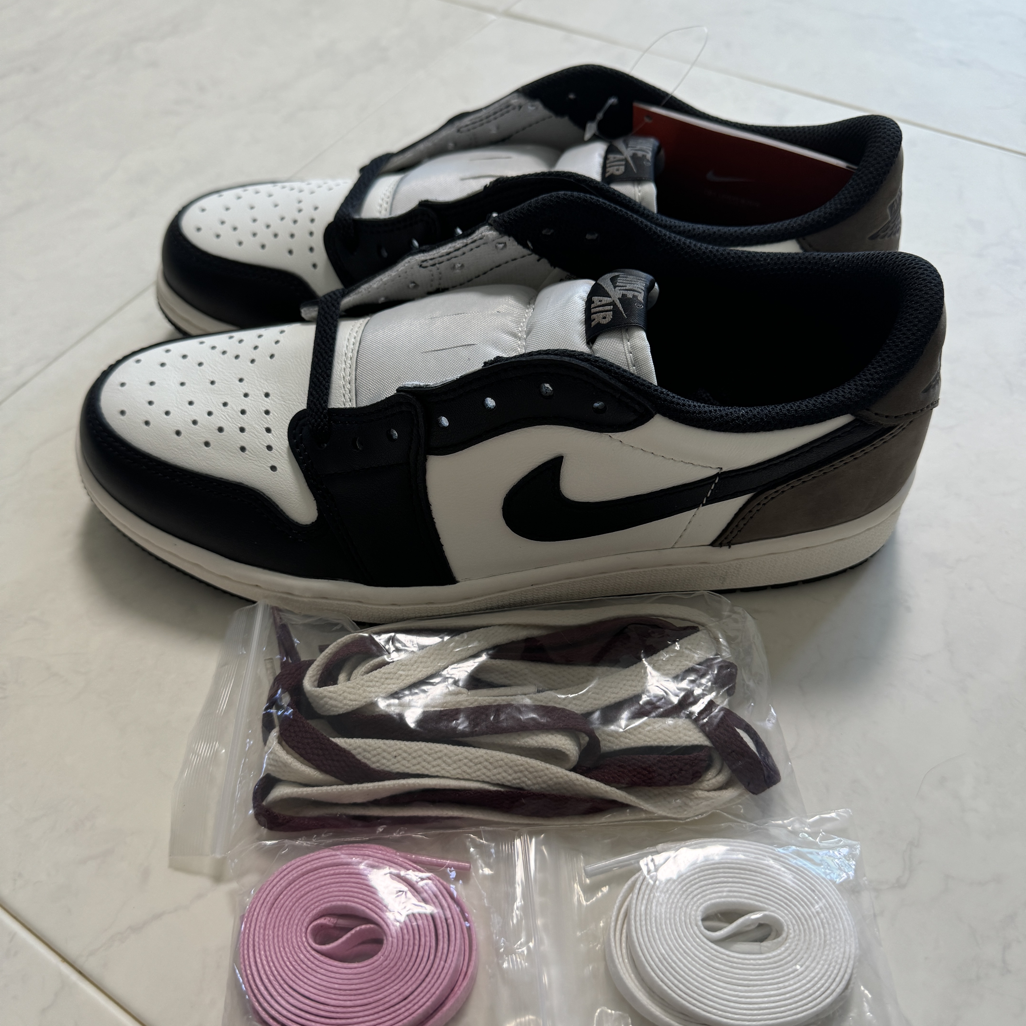 Jordan 1 Retro Low OG Mocha 착용 스타일 - 2