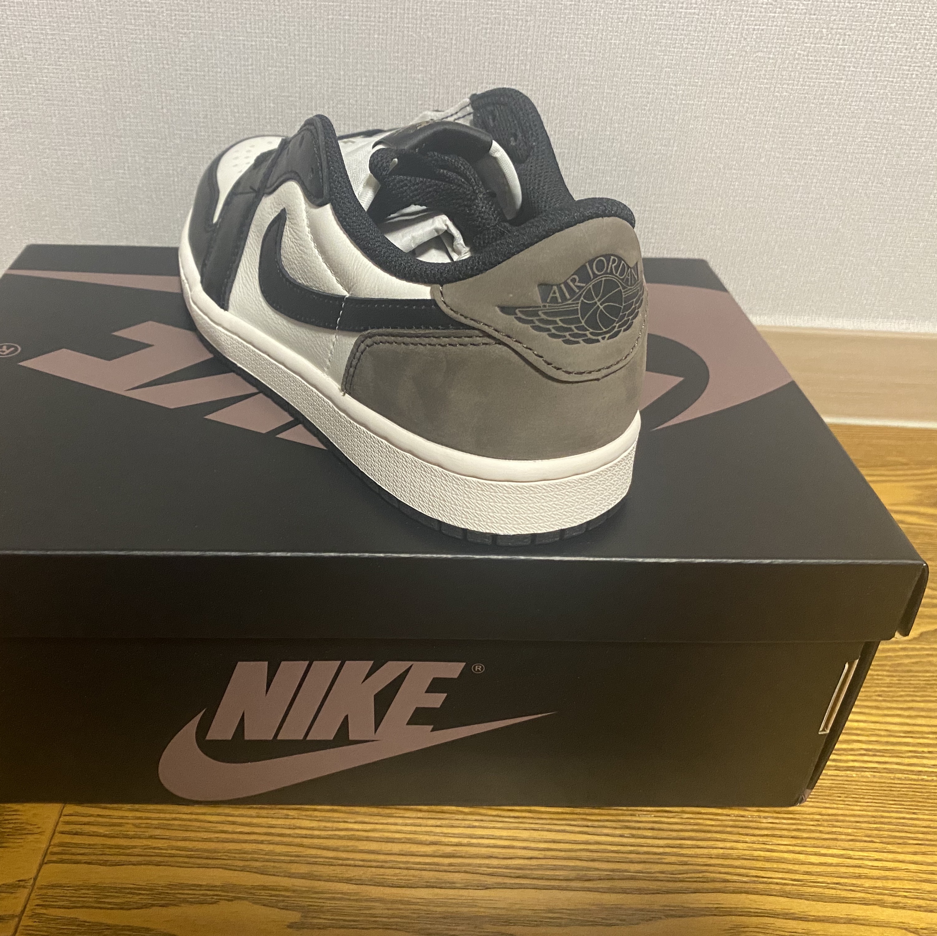 Jordan 1 Retro Low OG Mocha 착용 스타일 - 2