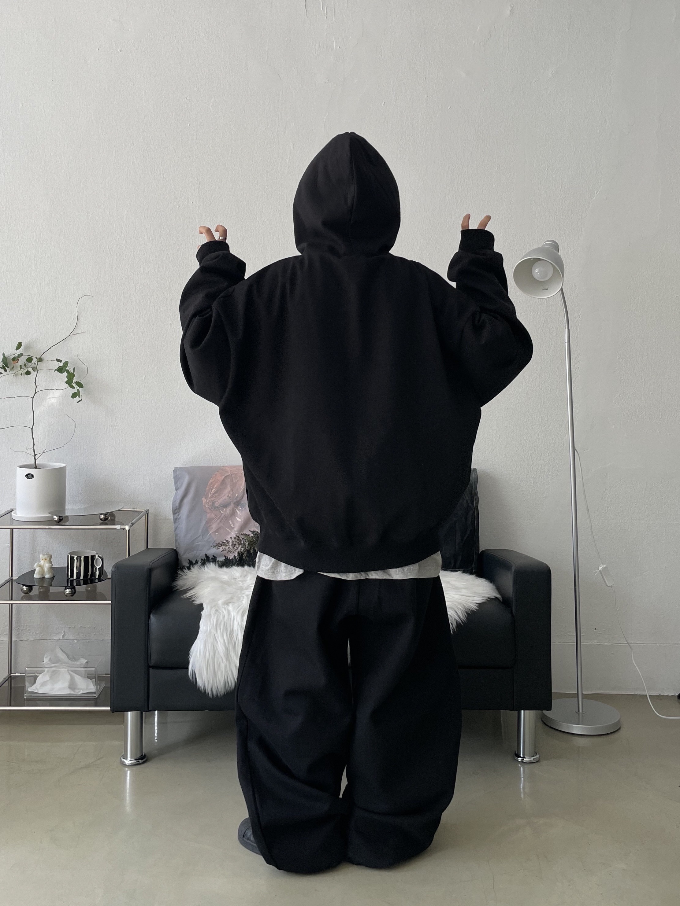 Adidas Superstar Core Black White, Our Legacy Ladon Leather Keychain Black 착용 스타일 - 3