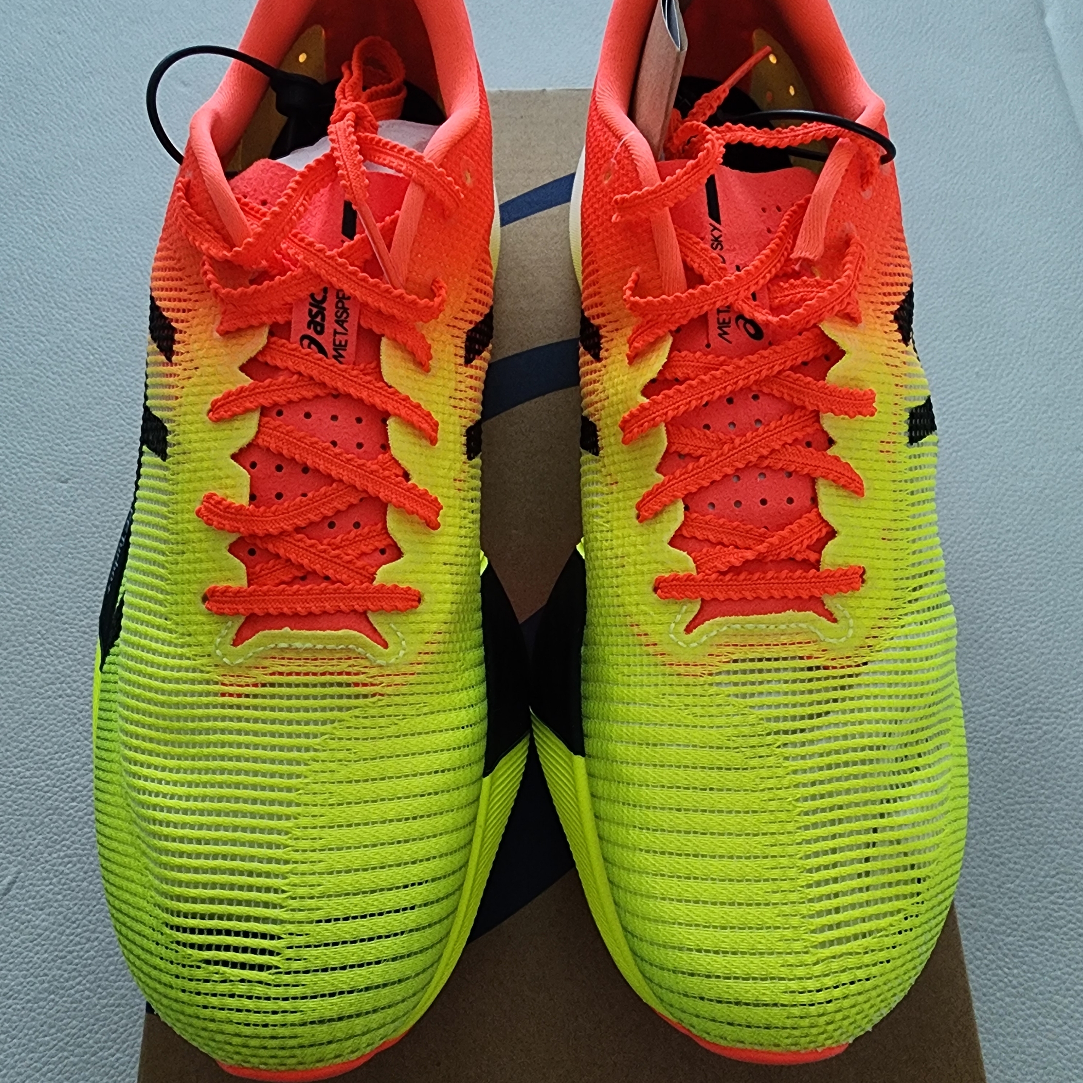 Asics Metaspeed Sky Paris Safety Yellow Black, Nike Air Zoom Alphafly Next% 3 Volt 착용 스타일 - 5