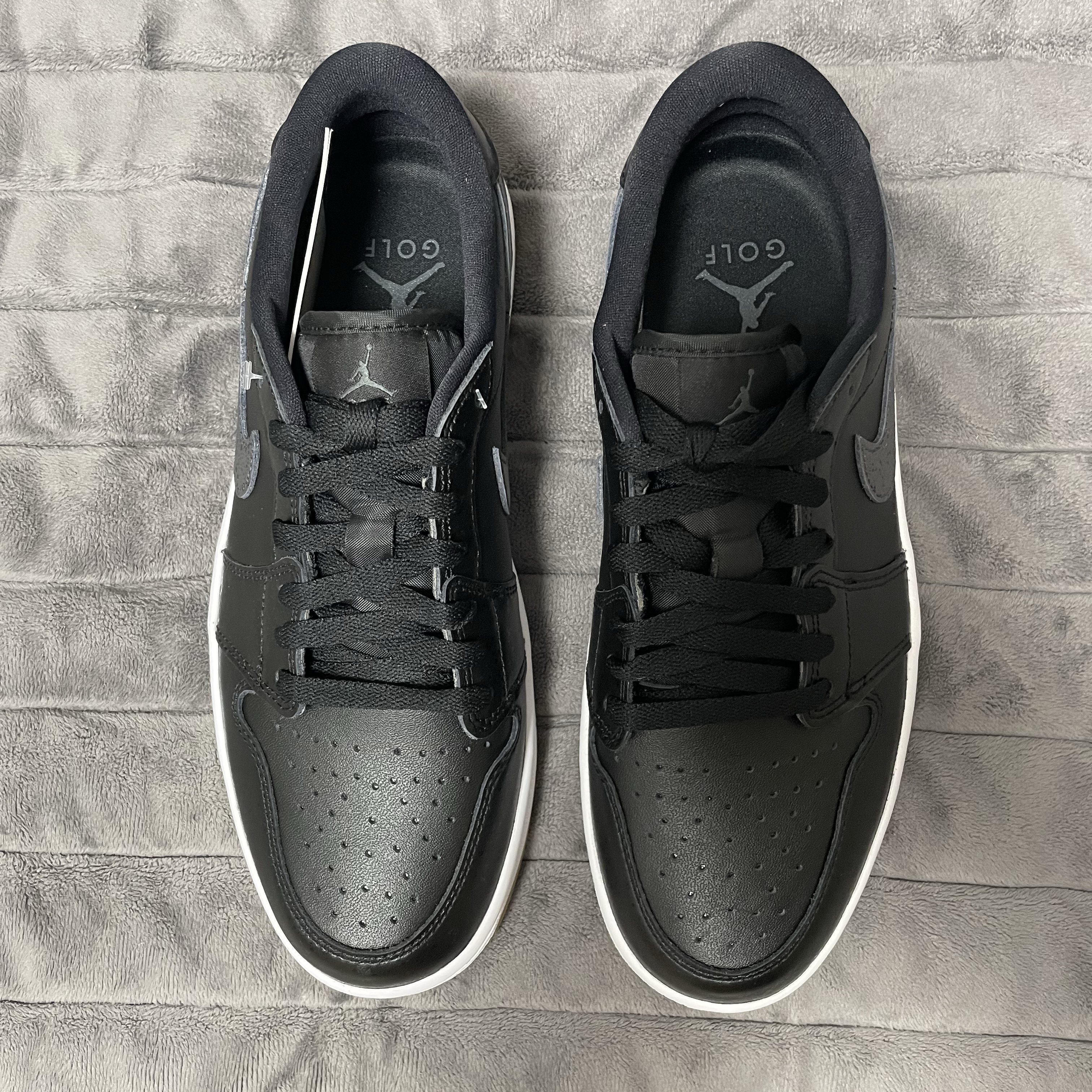 Jordan 1 Low Golf Black Gum Medium Brown 착용 스타일 - 4